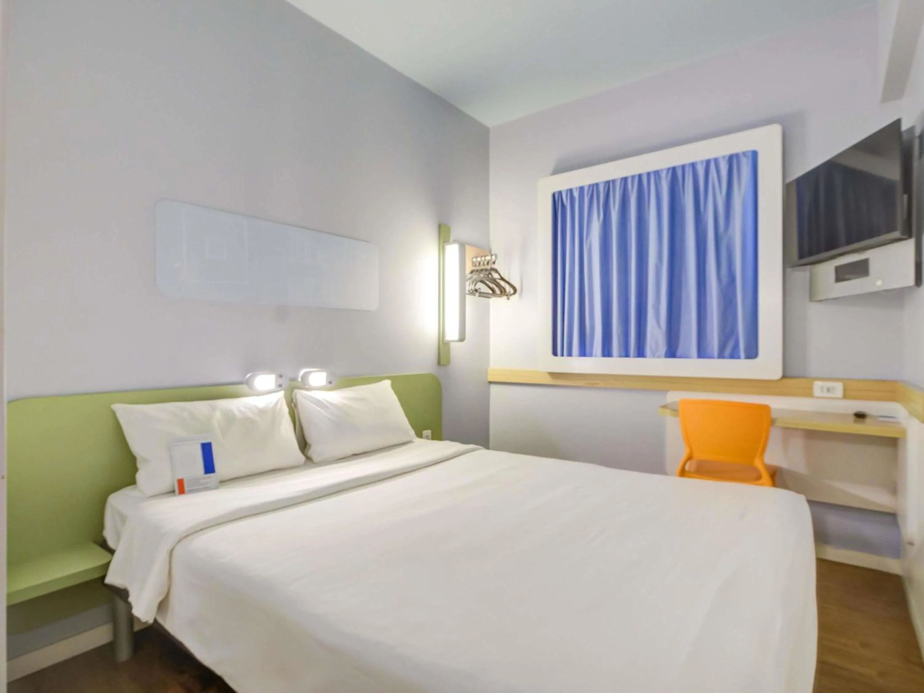 Bedroom, Bed in ibis budget Rio de Janeiro Nova America