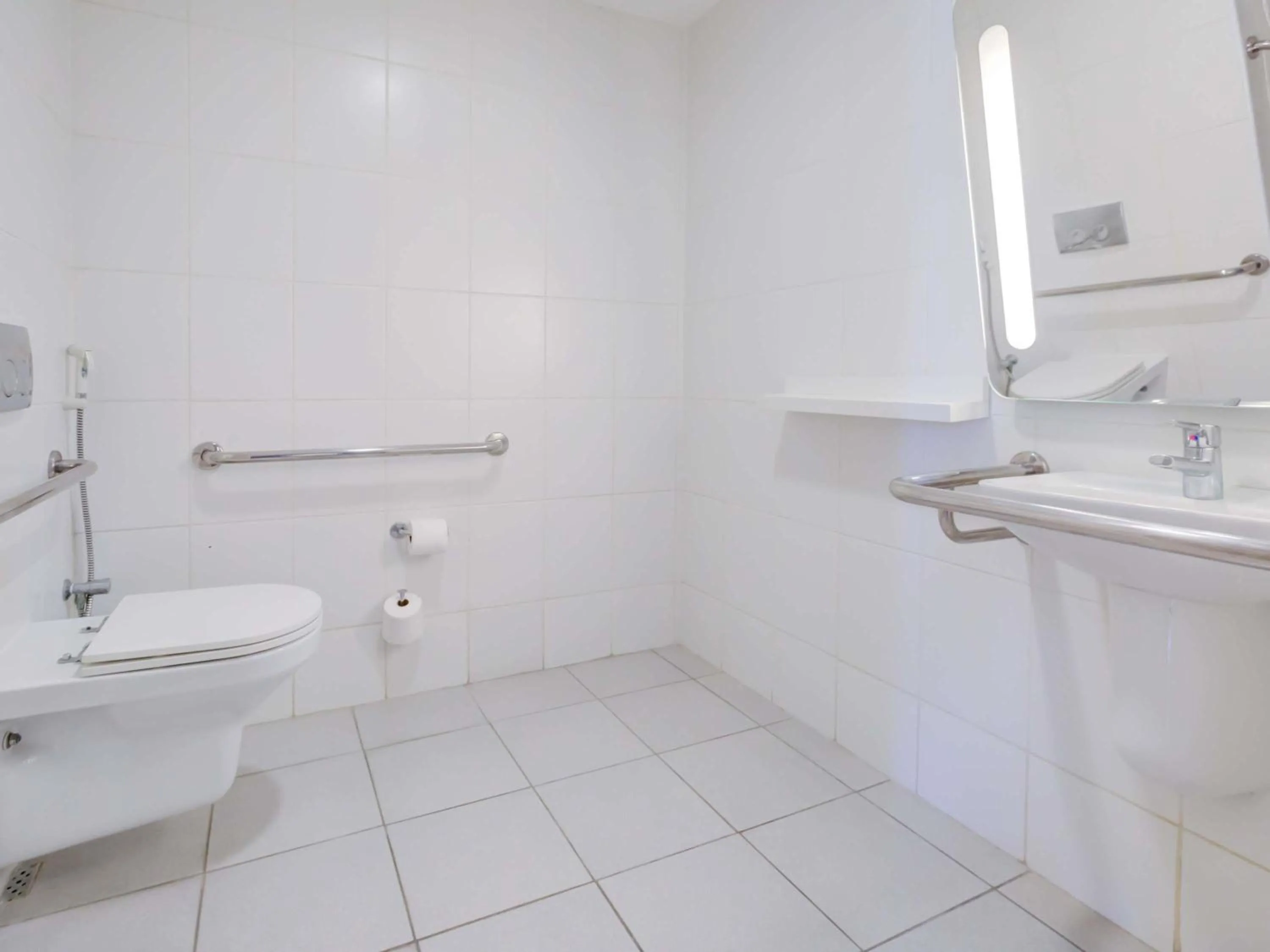 Bathroom in ibis budget Rio de Janeiro Nova America