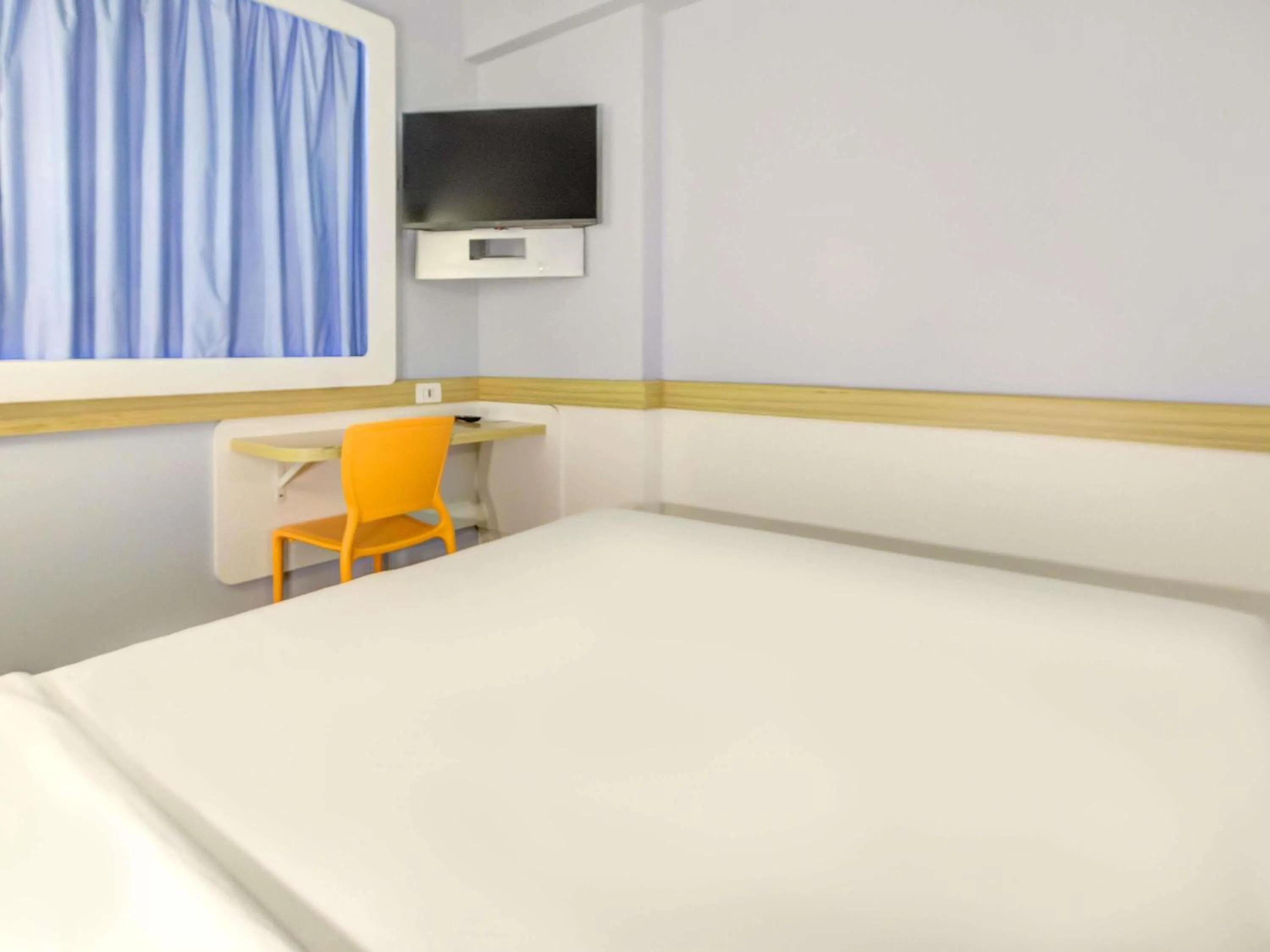 Bedroom, Bed in ibis budget Rio de Janeiro Nova America