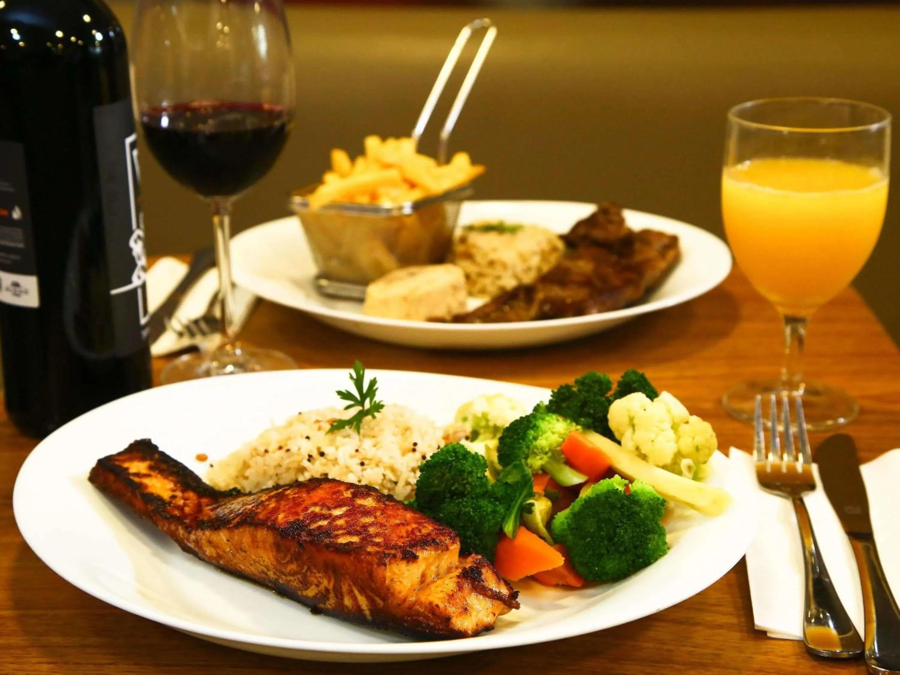 Restaurant/places to eat in ibis budget Rio de Janeiro Nova America