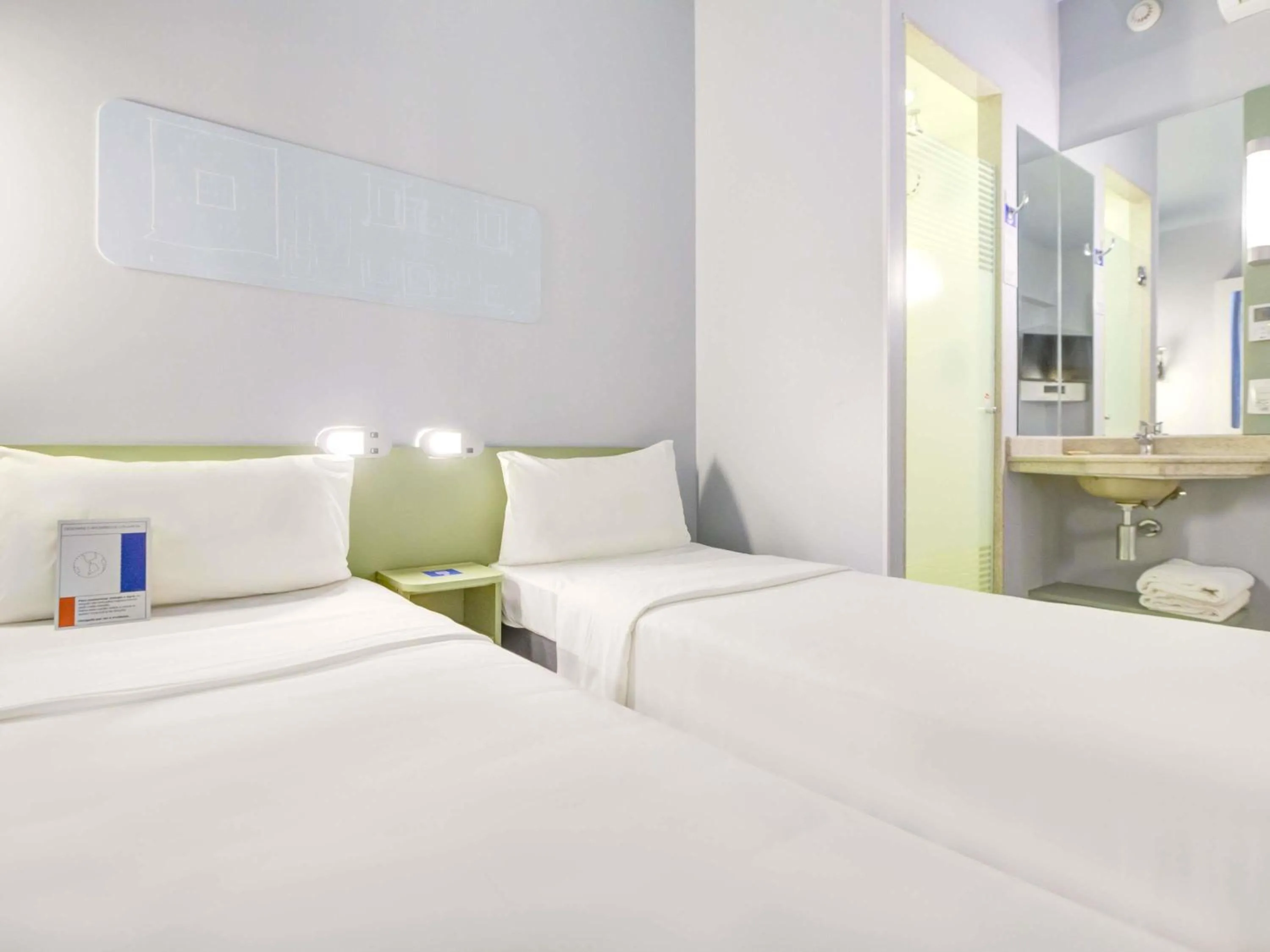 Bedroom, Bed in ibis budget Rio de Janeiro Nova America