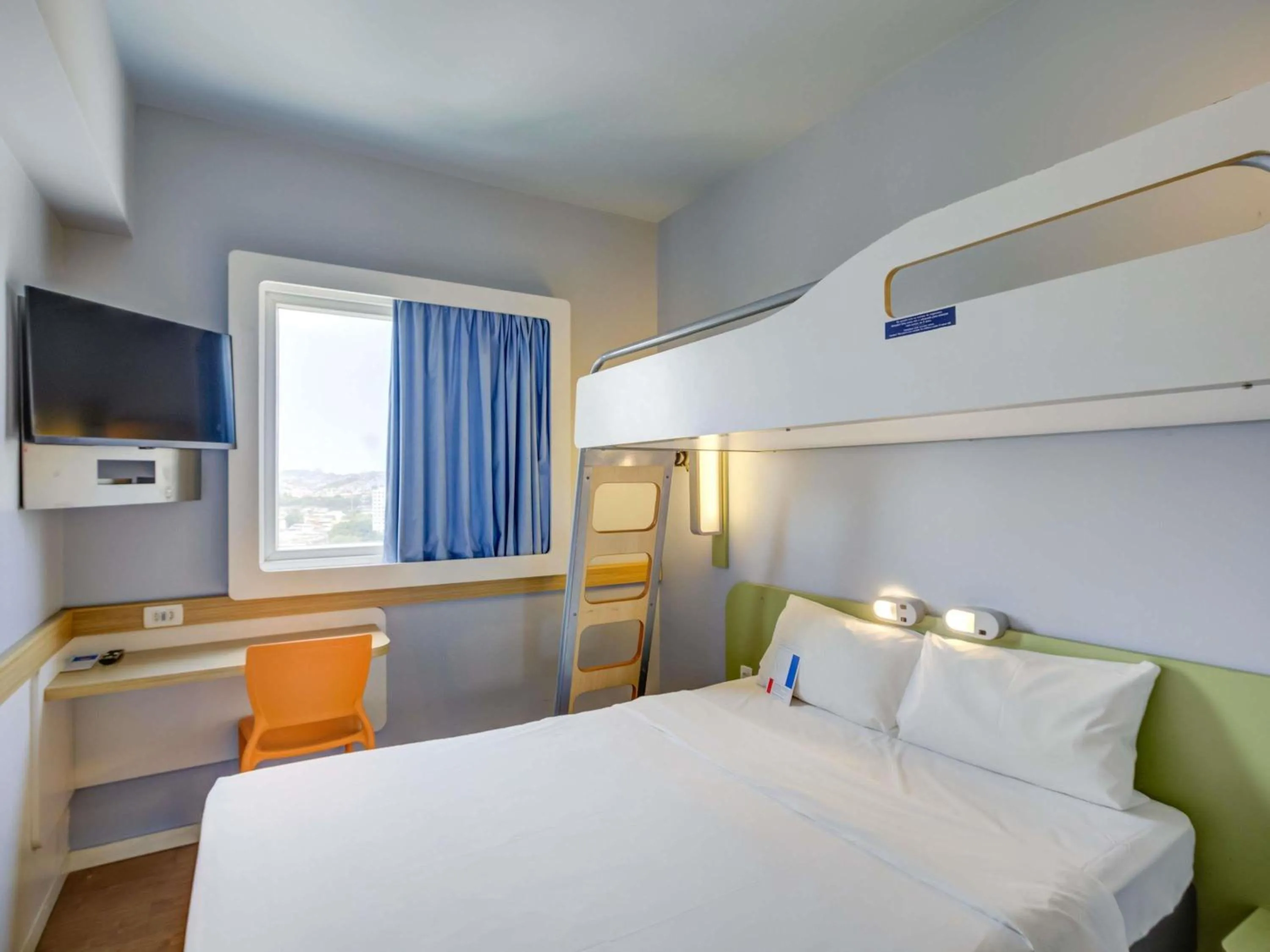 Bedroom, Bed in ibis budget Rio de Janeiro Nova America