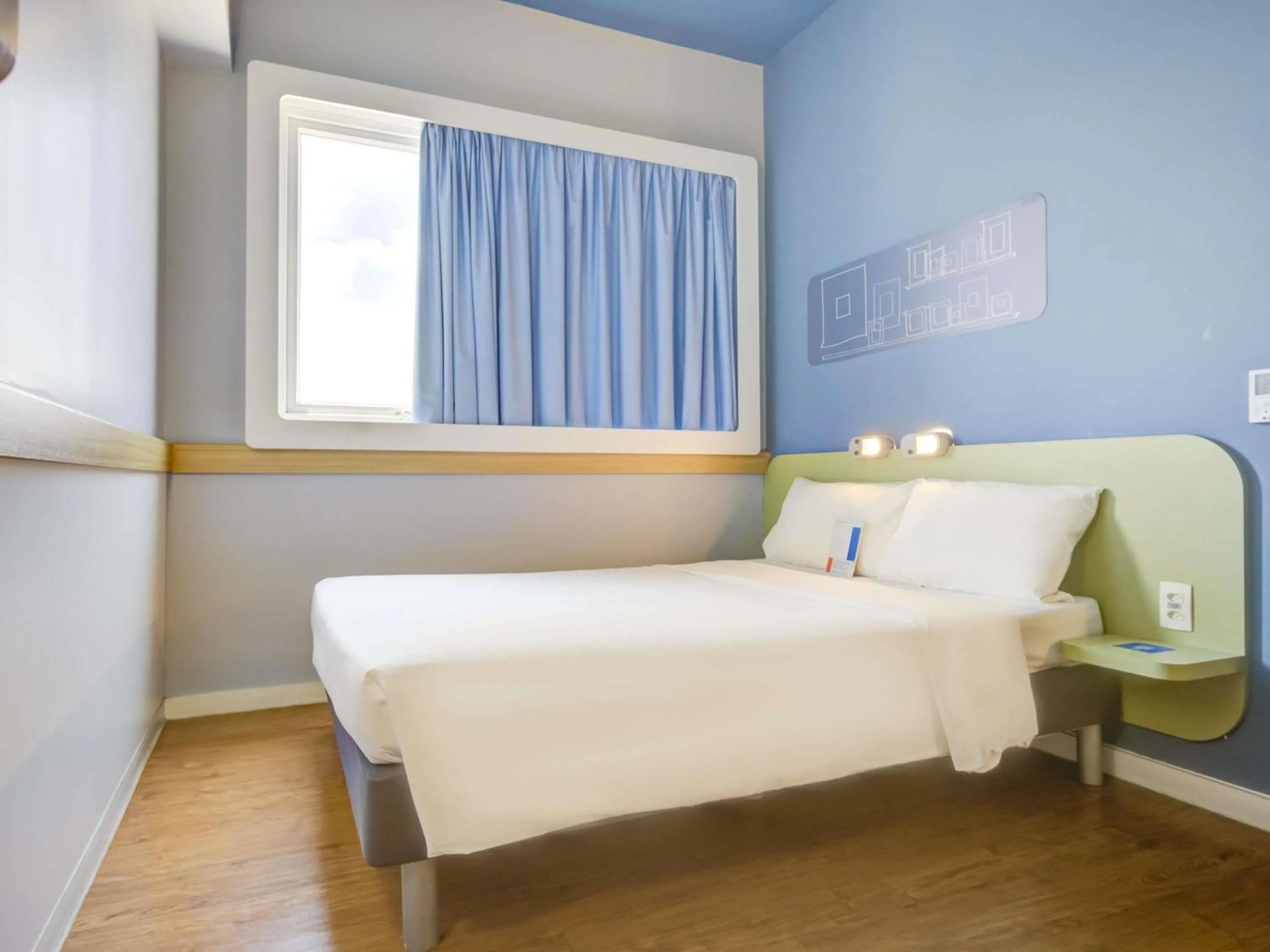 Bedroom, Bed in ibis budget Rio de Janeiro Nova America