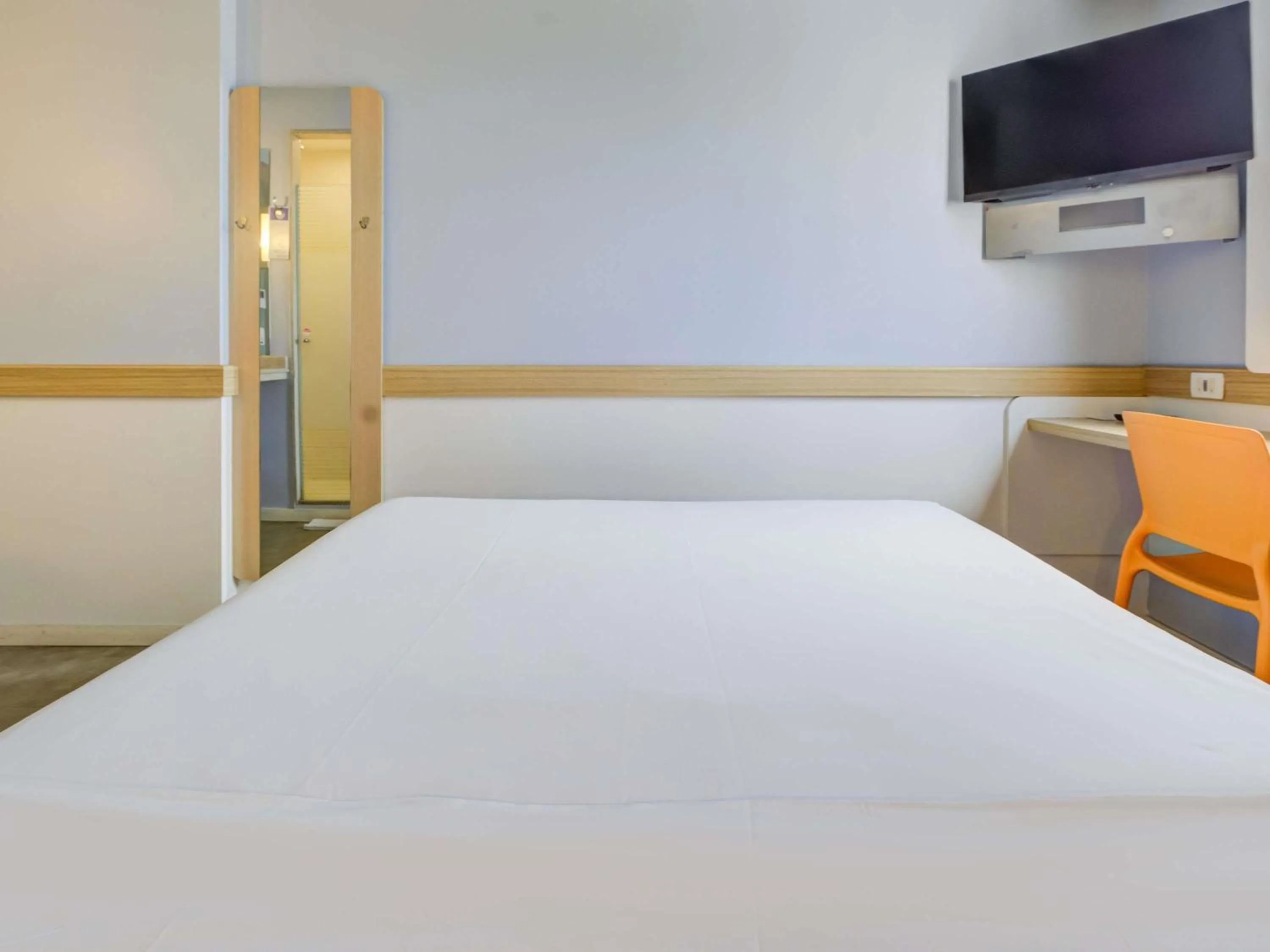 Bedroom, Bed in ibis budget Rio de Janeiro Nova America