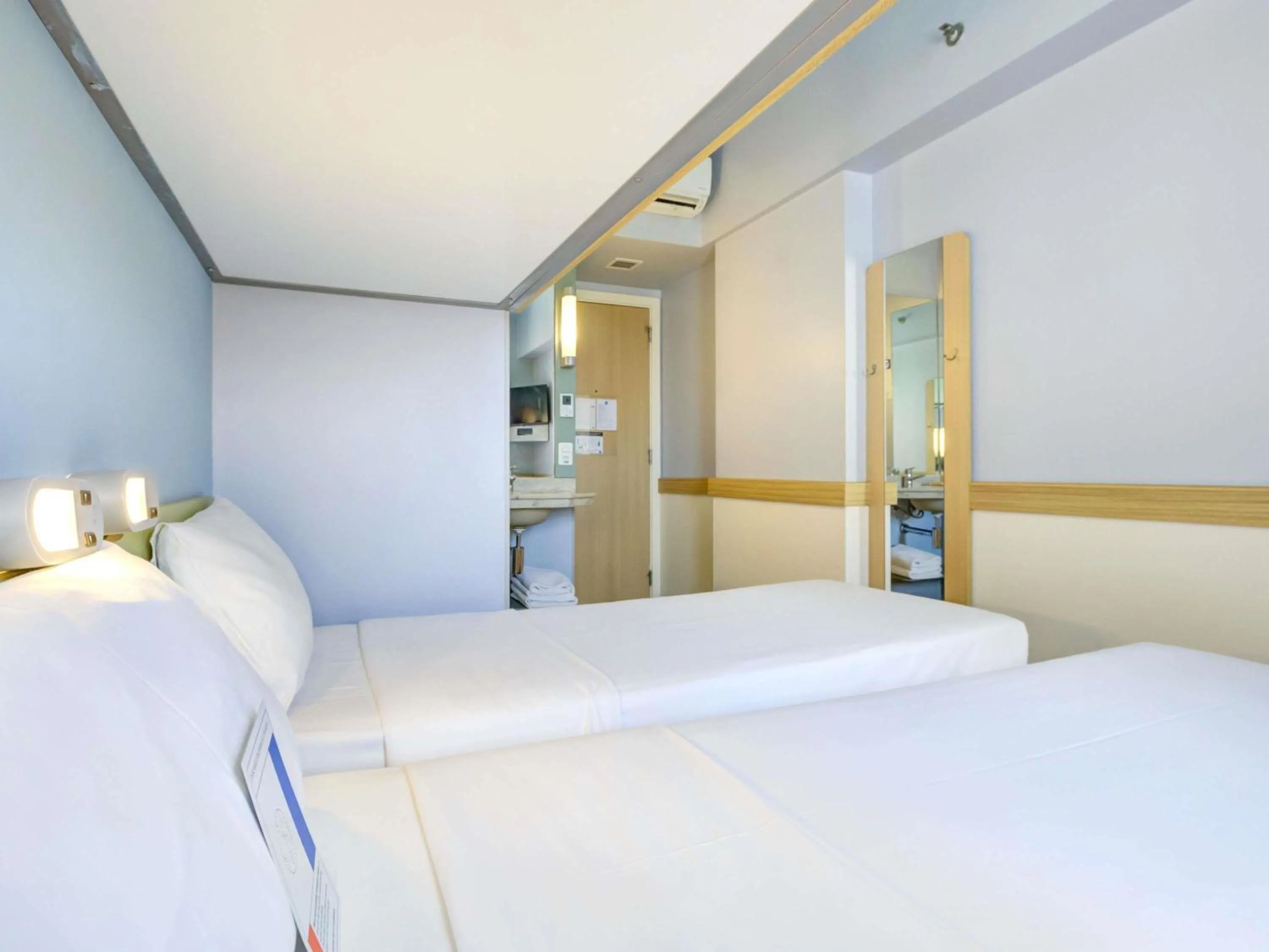 Bedroom, Bed in ibis budget Rio de Janeiro Nova America