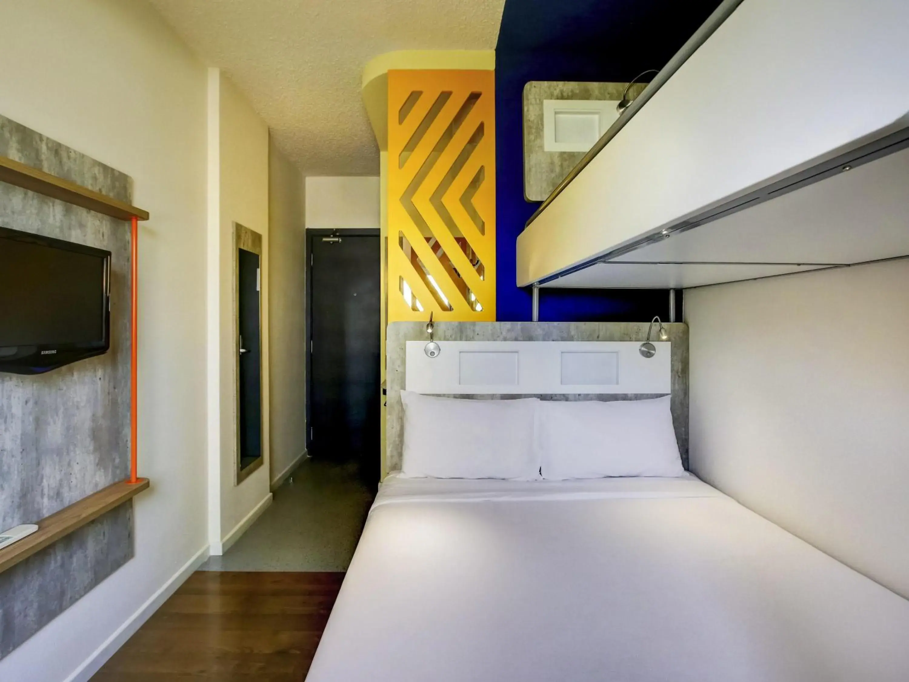 Bedroom, Bed in ibis budget Tambore Bedroom, Bed in ibis budget Tambore