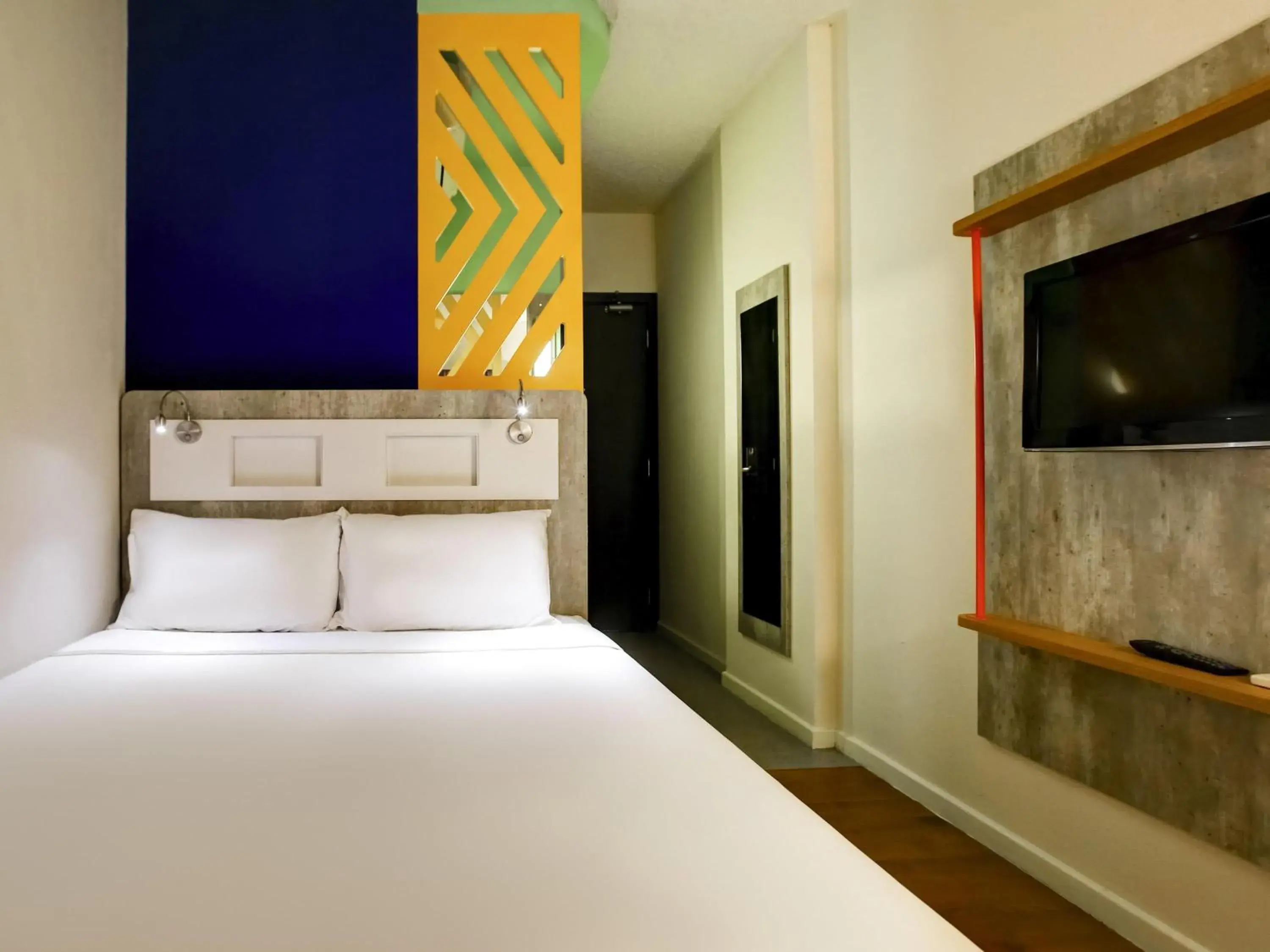 Bedroom, Bed in ibis budget Tambore Bedroom, Bed in ibis budget Tambore