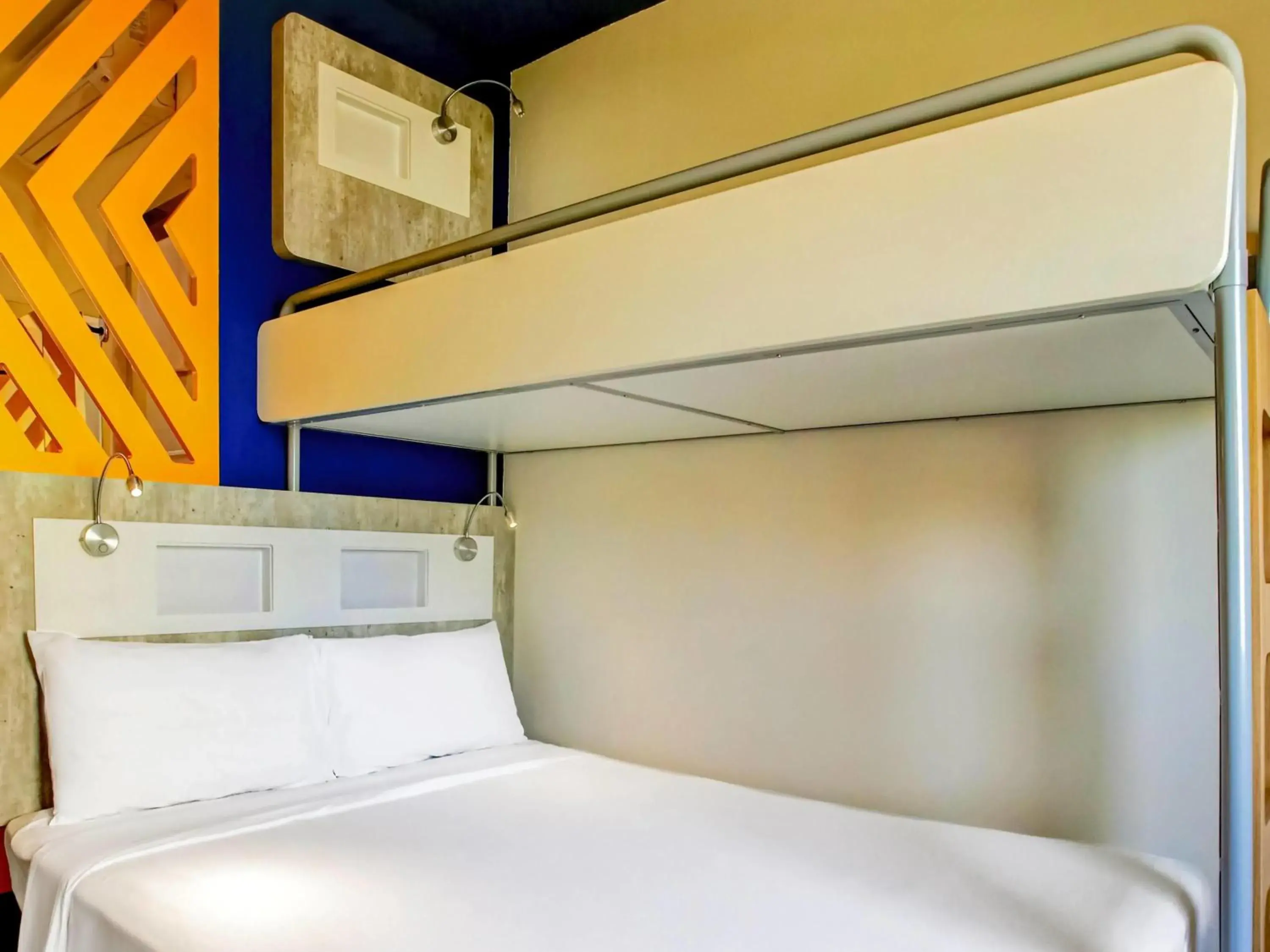 Bedroom, Bed in ibis budget Tambore Bedroom, Bed in ibis budget Tambore