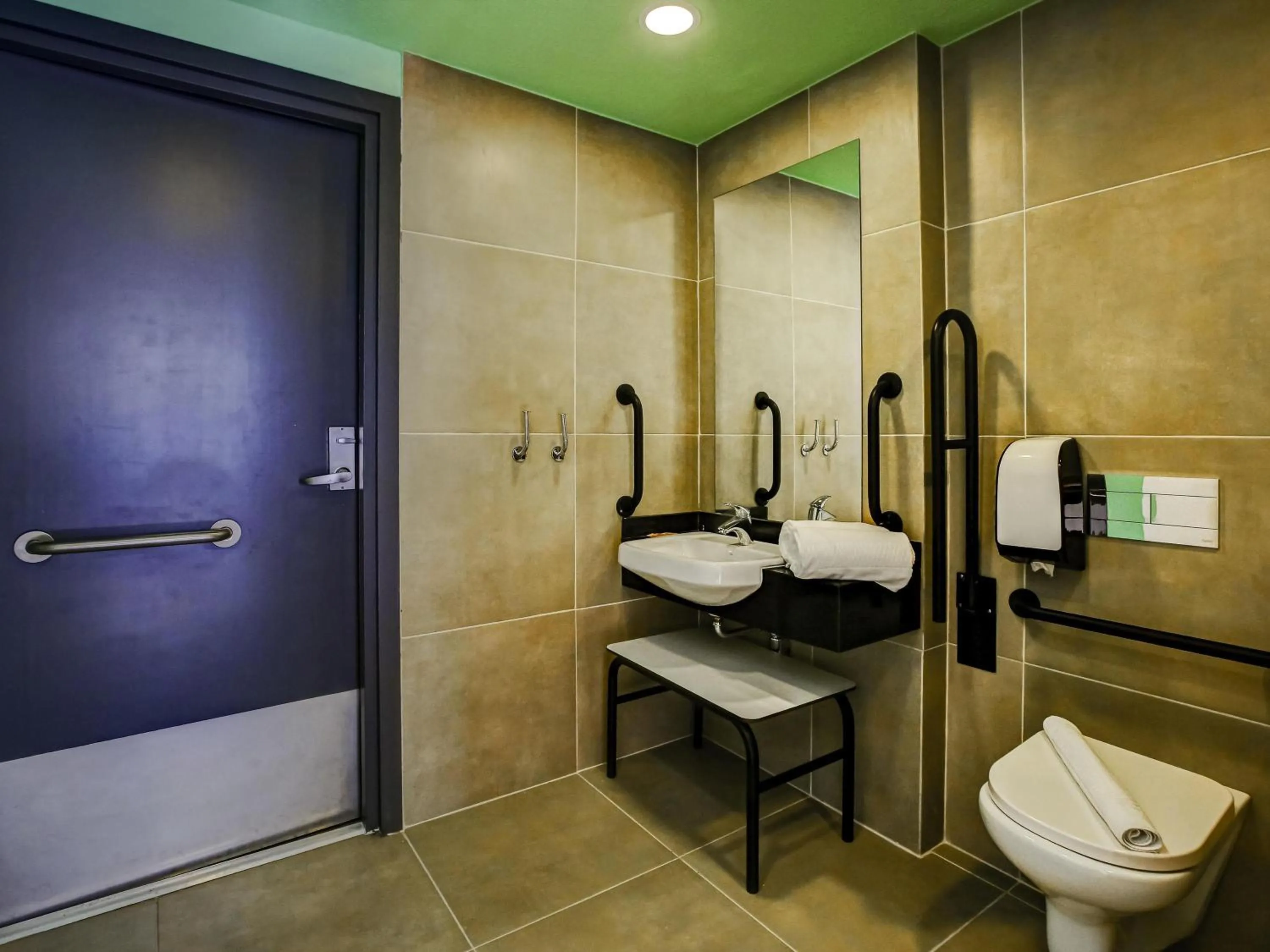 Bedroom in ibis budget Tambore