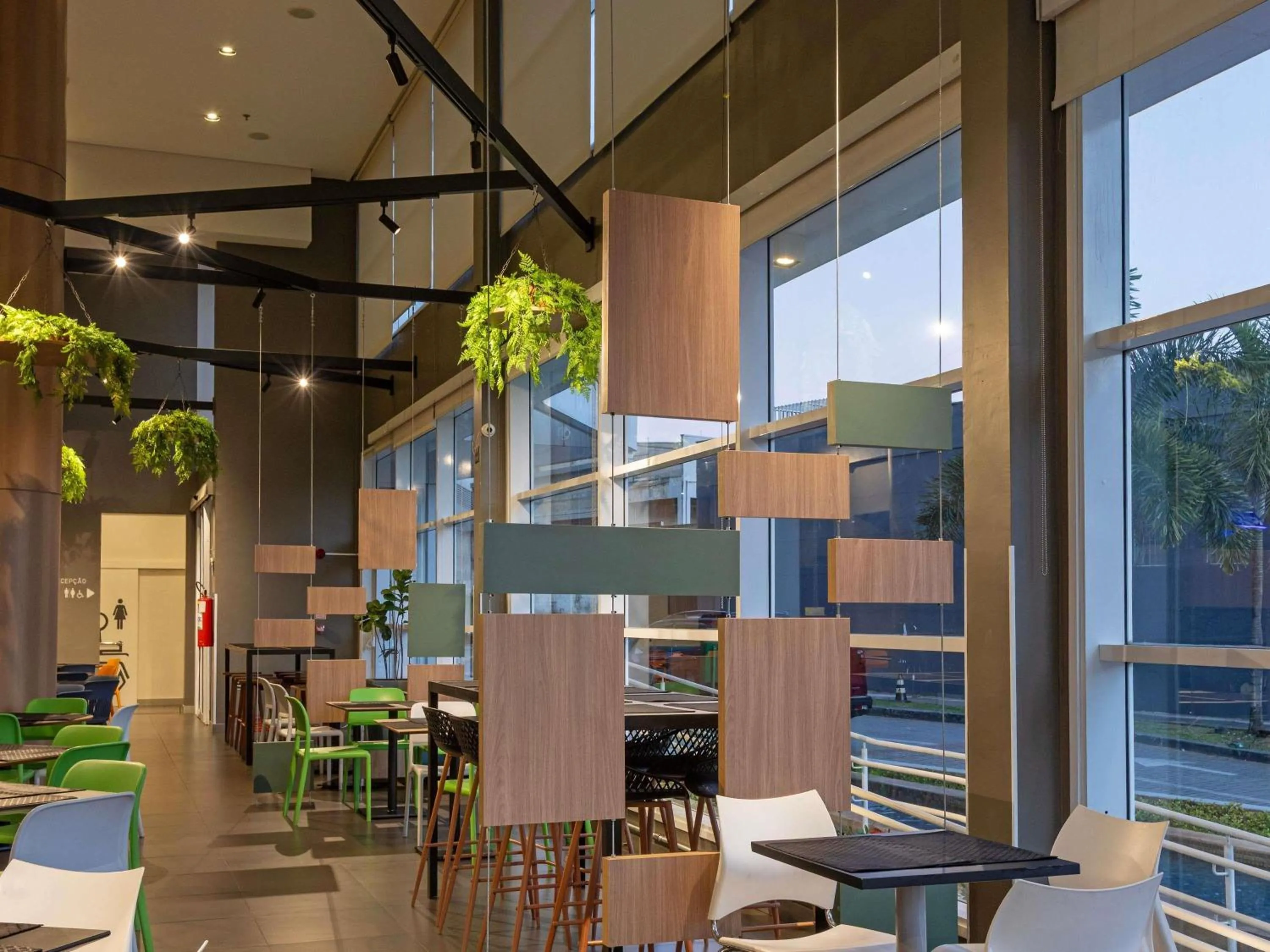 Restaurant/places to eat in ibis budget Jundiai Shopping