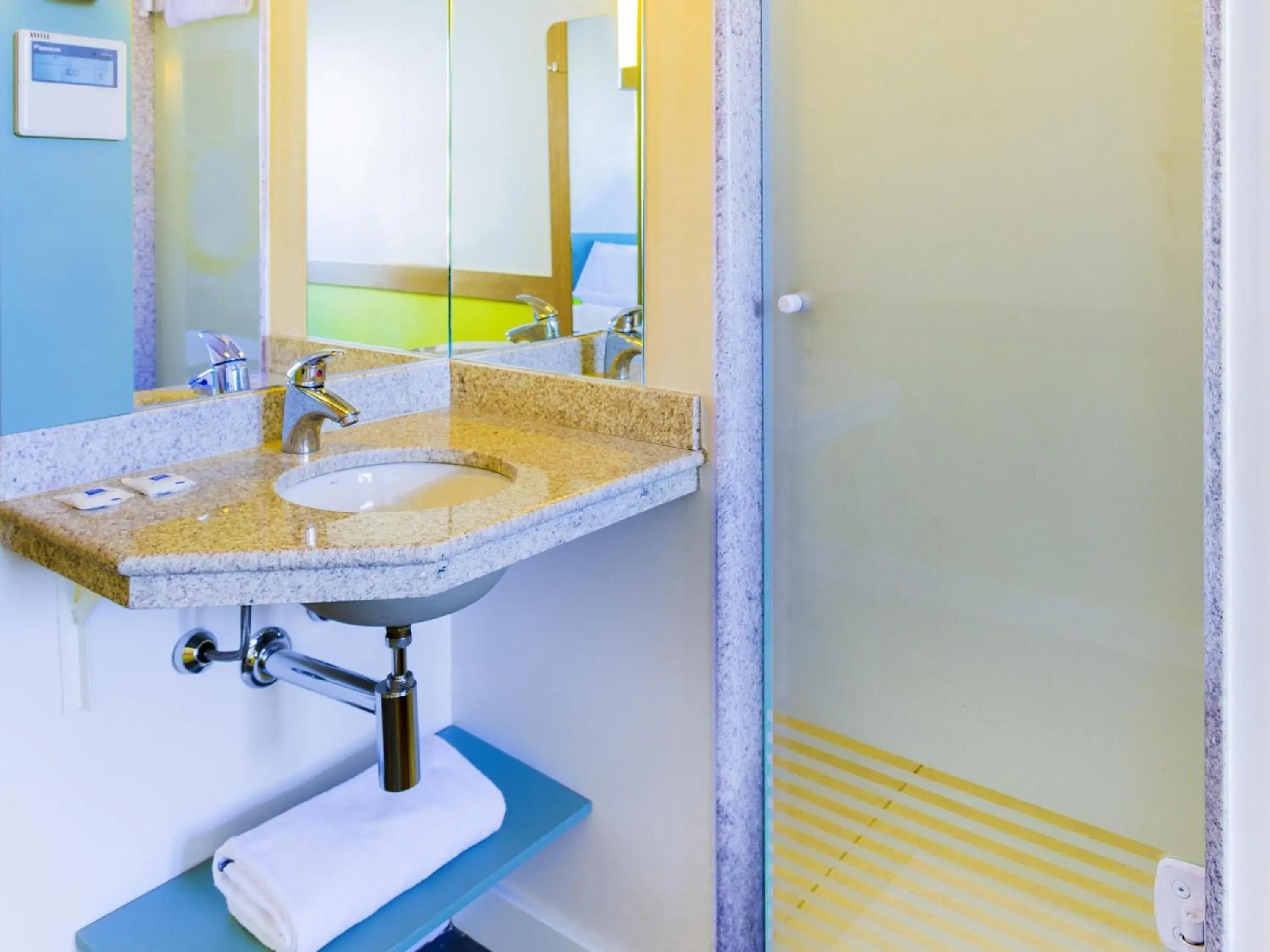 Bedroom in ibis budget Jundiai Shopping Bedroom in ibis budget Jundiai Shopping