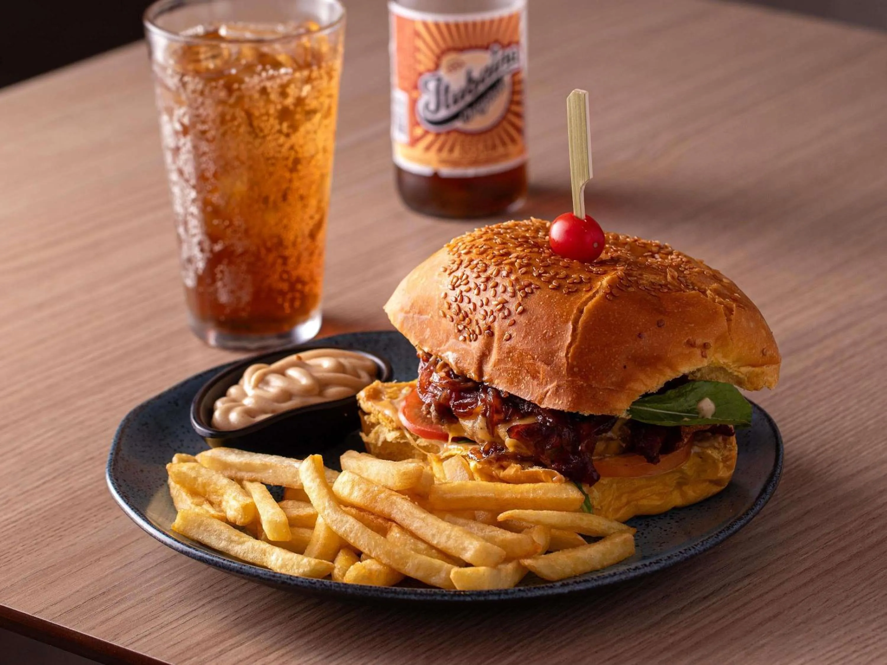 Restaurant/places to eat in ibis budget Jundiai Shopping