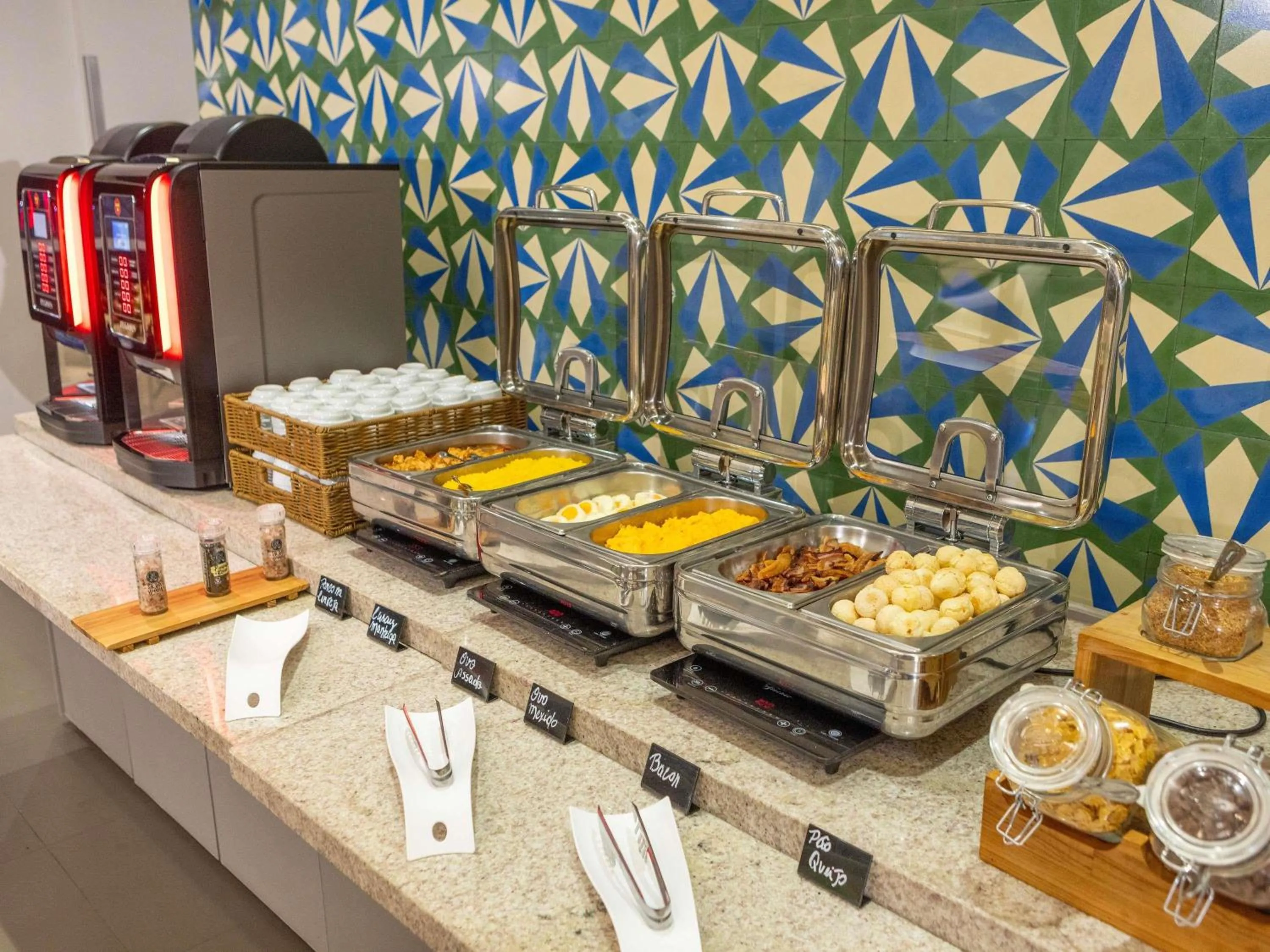 Restaurant/places to eat in ibis budget Jundiai Shopping