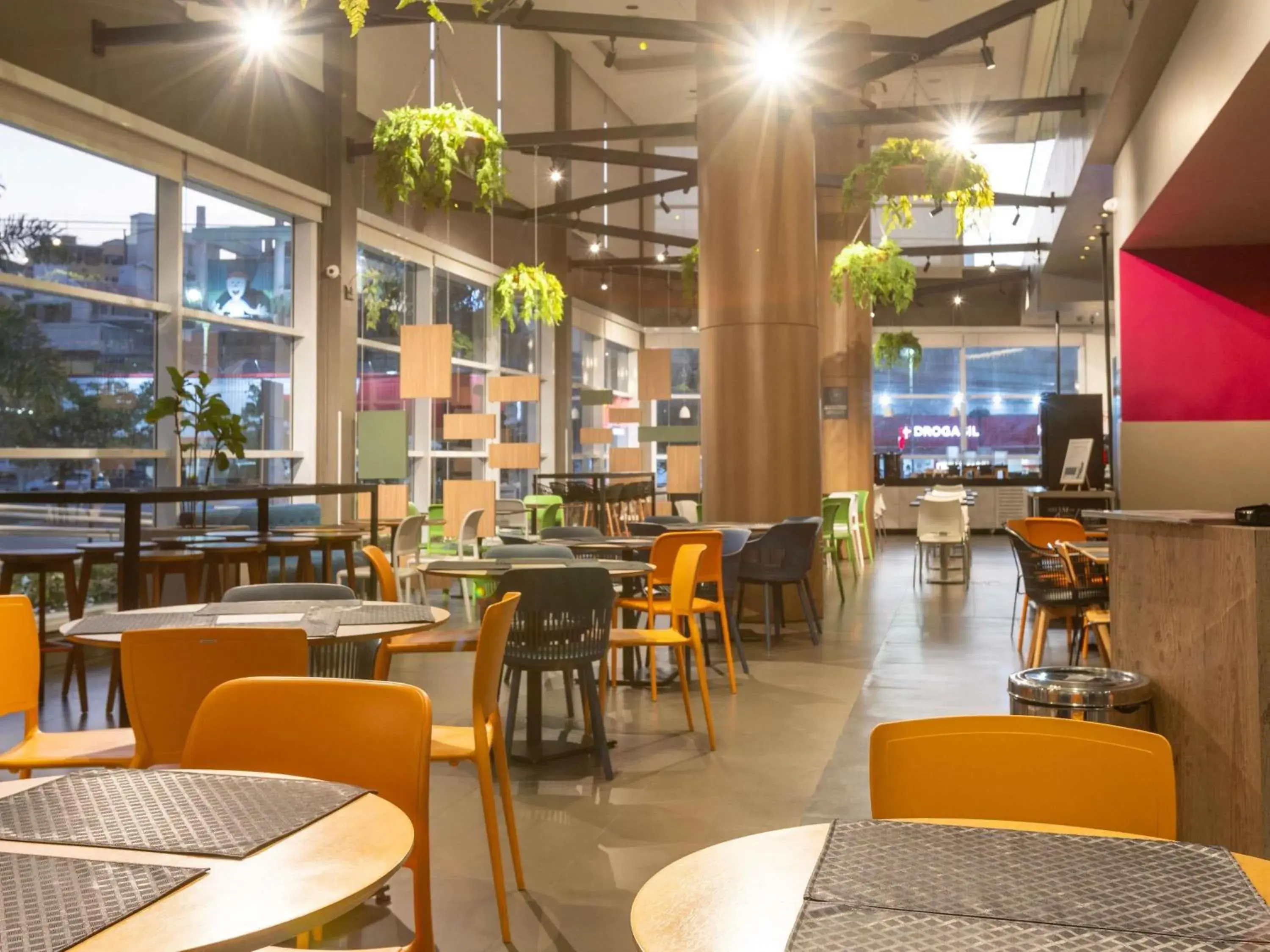 Restaurant/places to eat in ibis budget Jundiai Shopping Restaurant/places to eat in ibis budget Jundiai Shopping