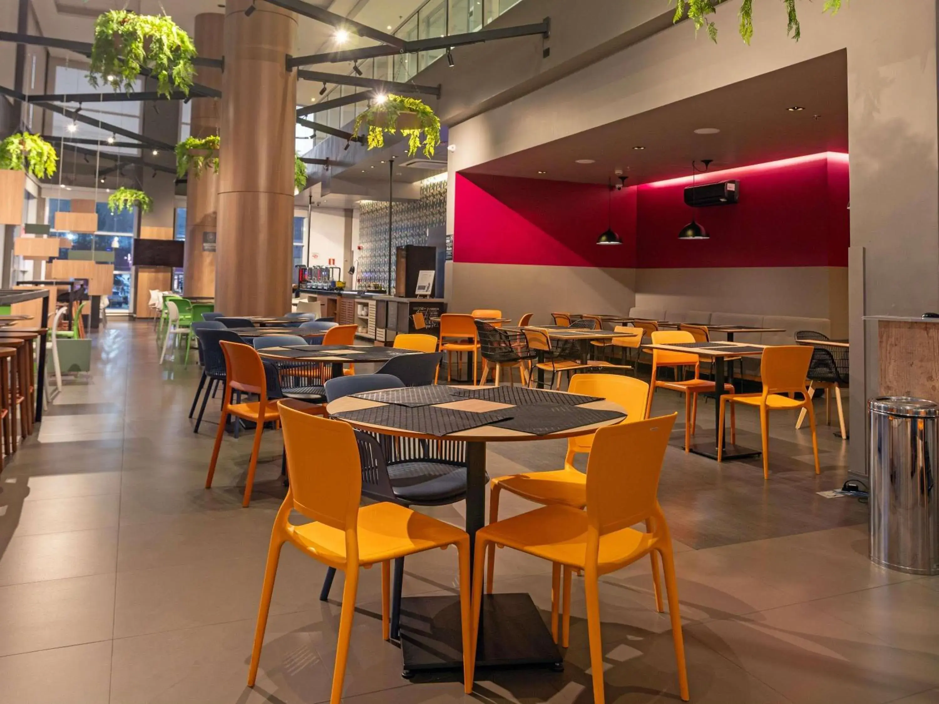 Restaurant/places to eat in ibis budget Jundiai Shopping Restaurant/places to eat in ibis budget Jundiai Shopping