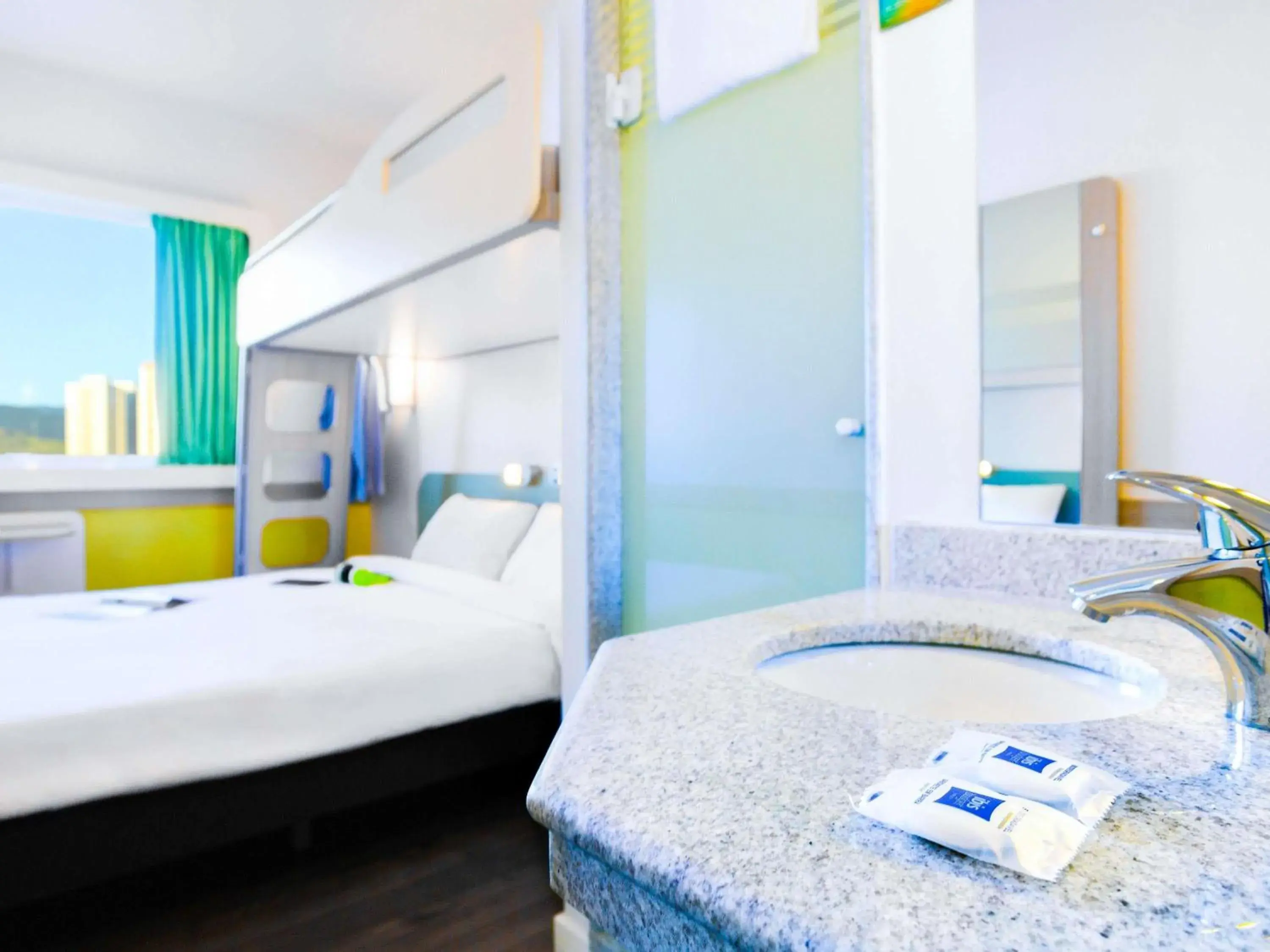 Bathroom, Bed in ibis budget Jundiai Shopping Bathroom, Bed in ibis budget Jundiai Shopping