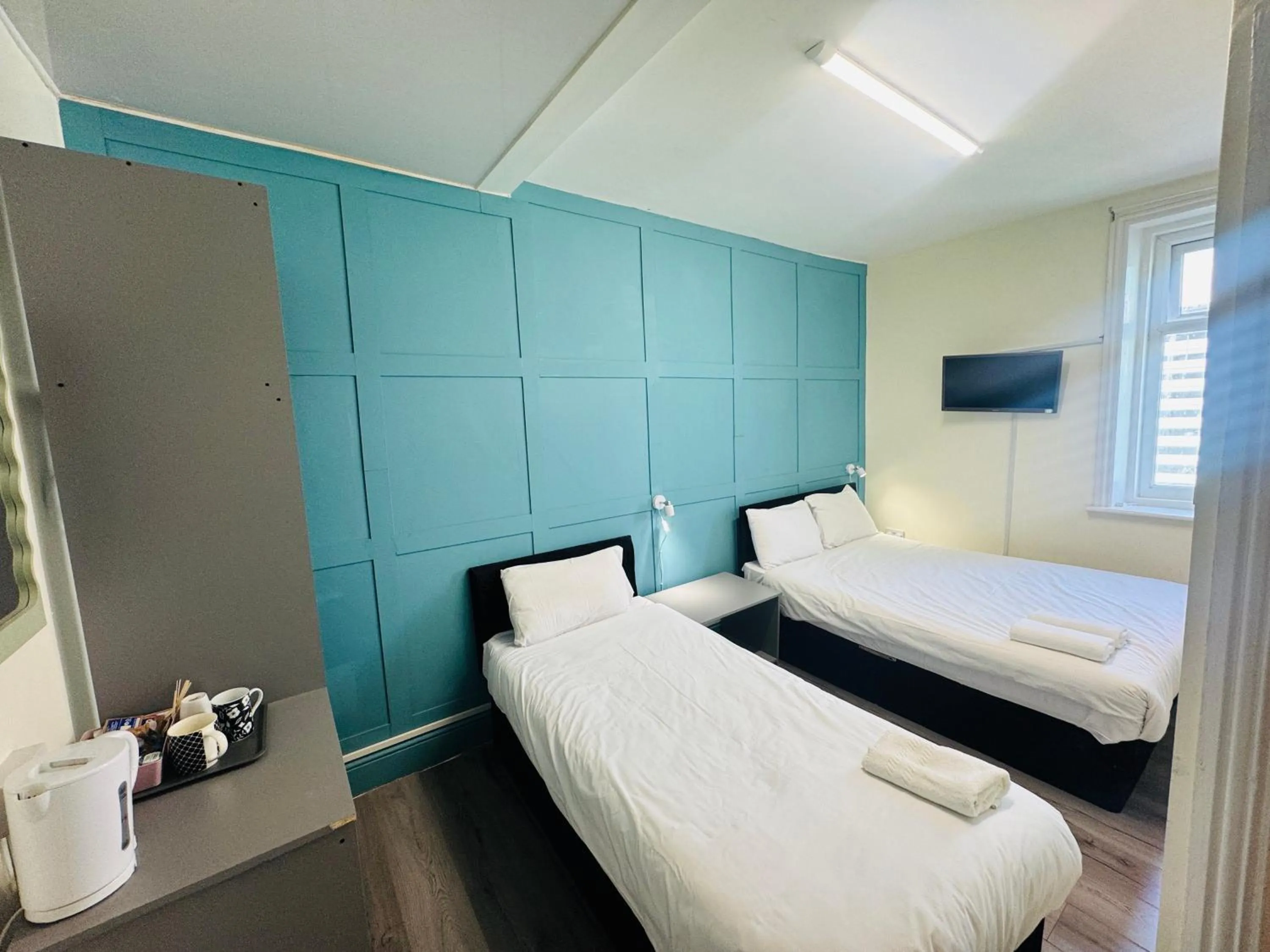 Photo of the whole room, Bed in Calypso hotel Blackpool