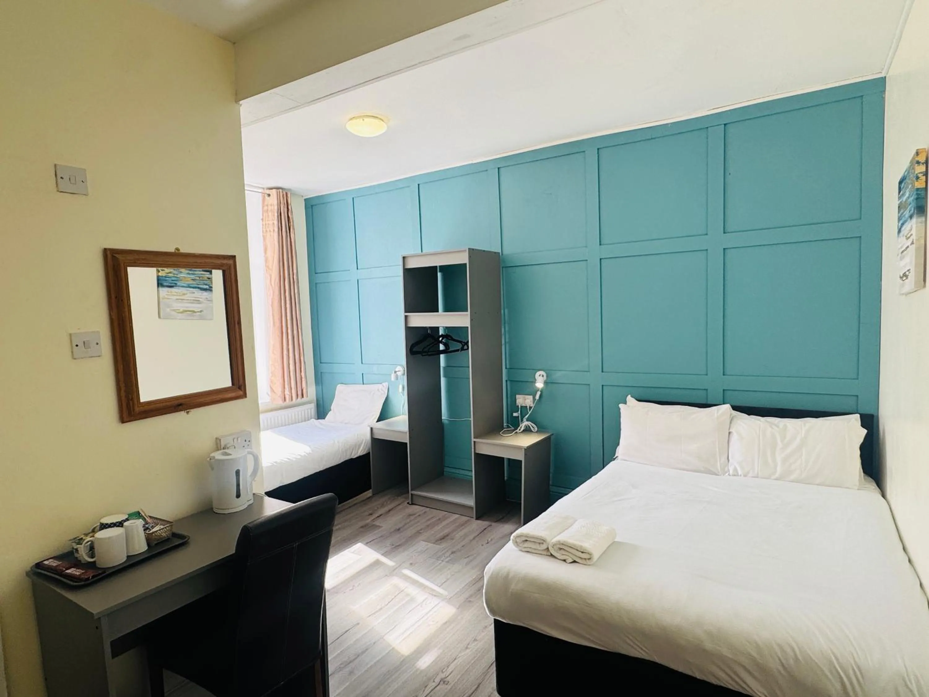 Photo of the whole room, Bed in Calypso hotel Blackpool