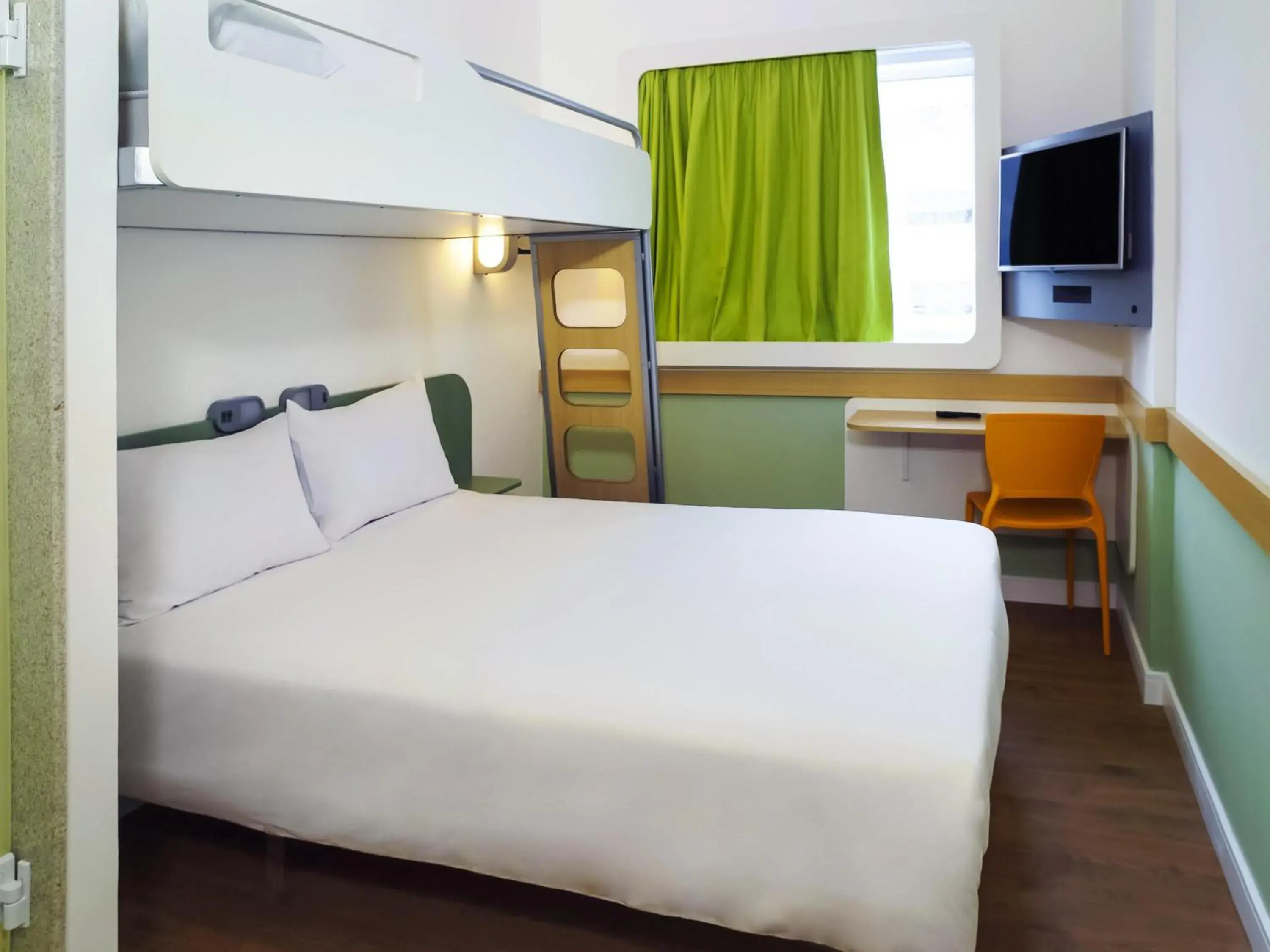 Bedroom, Bed in ibis budget Osasco Bedroom, Bed in ibis budget Osasco