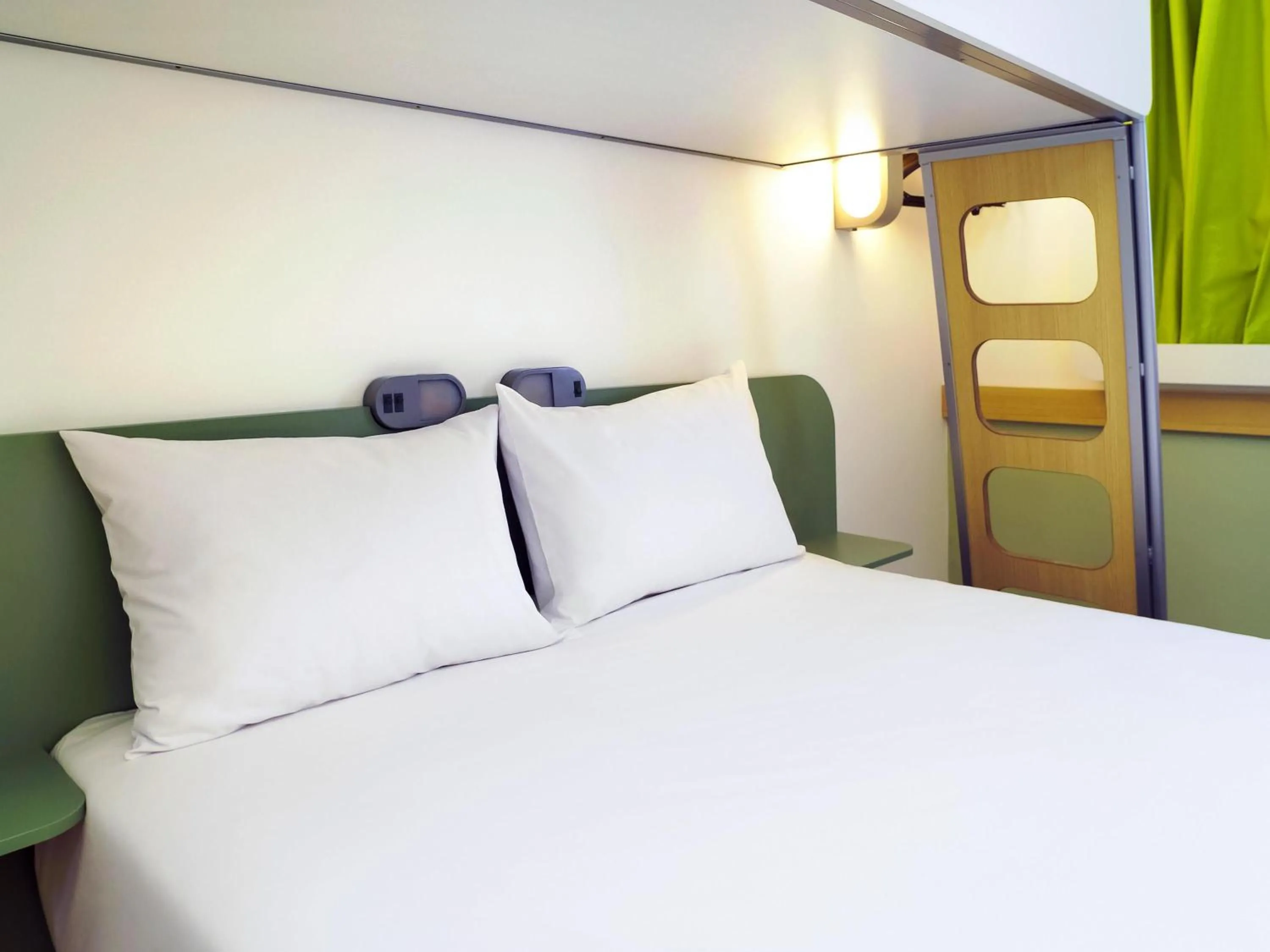 Bedroom, Bed in ibis budget Osasco