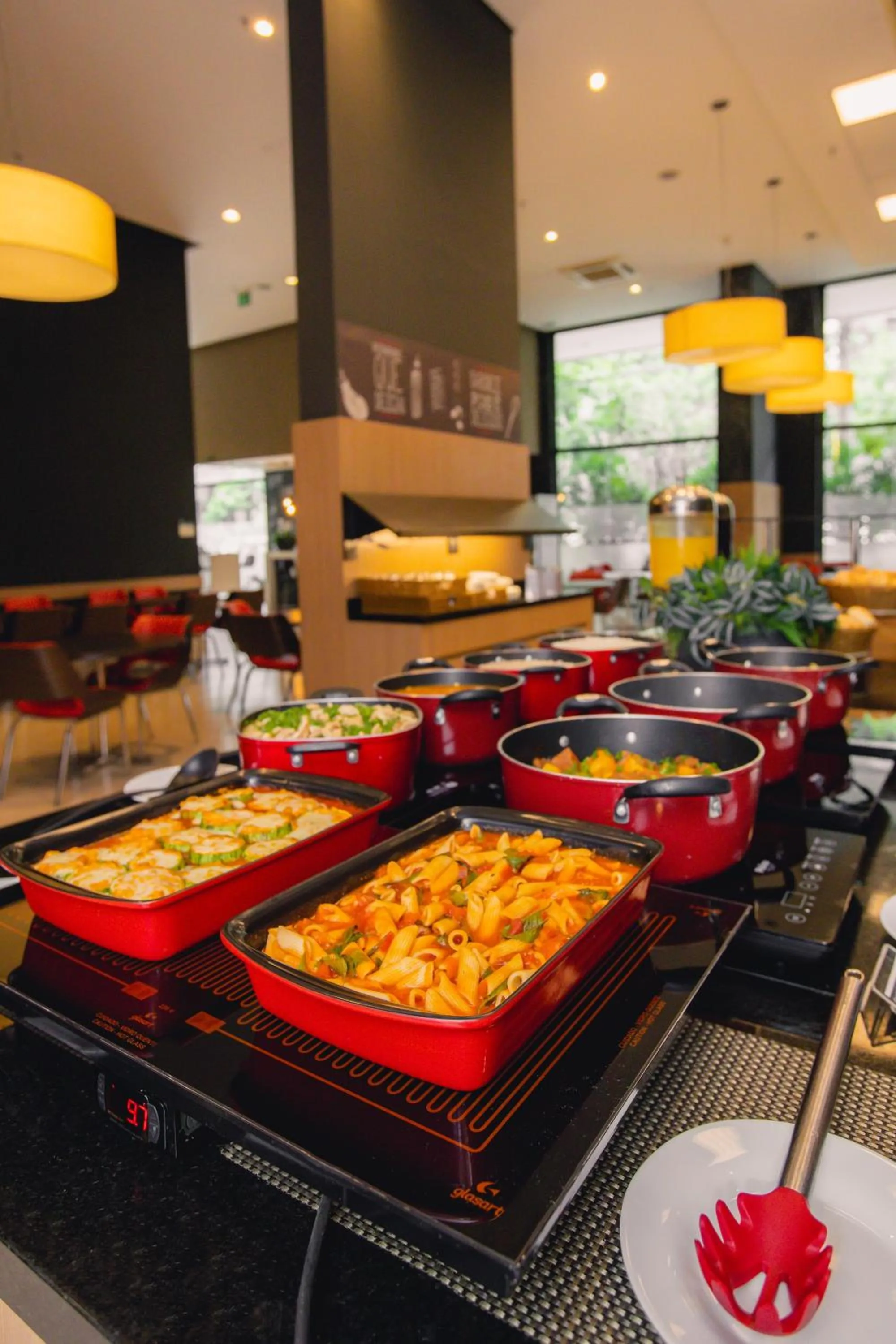 Restaurant/places to eat in ibis budget BH Afonso Pena Savassi