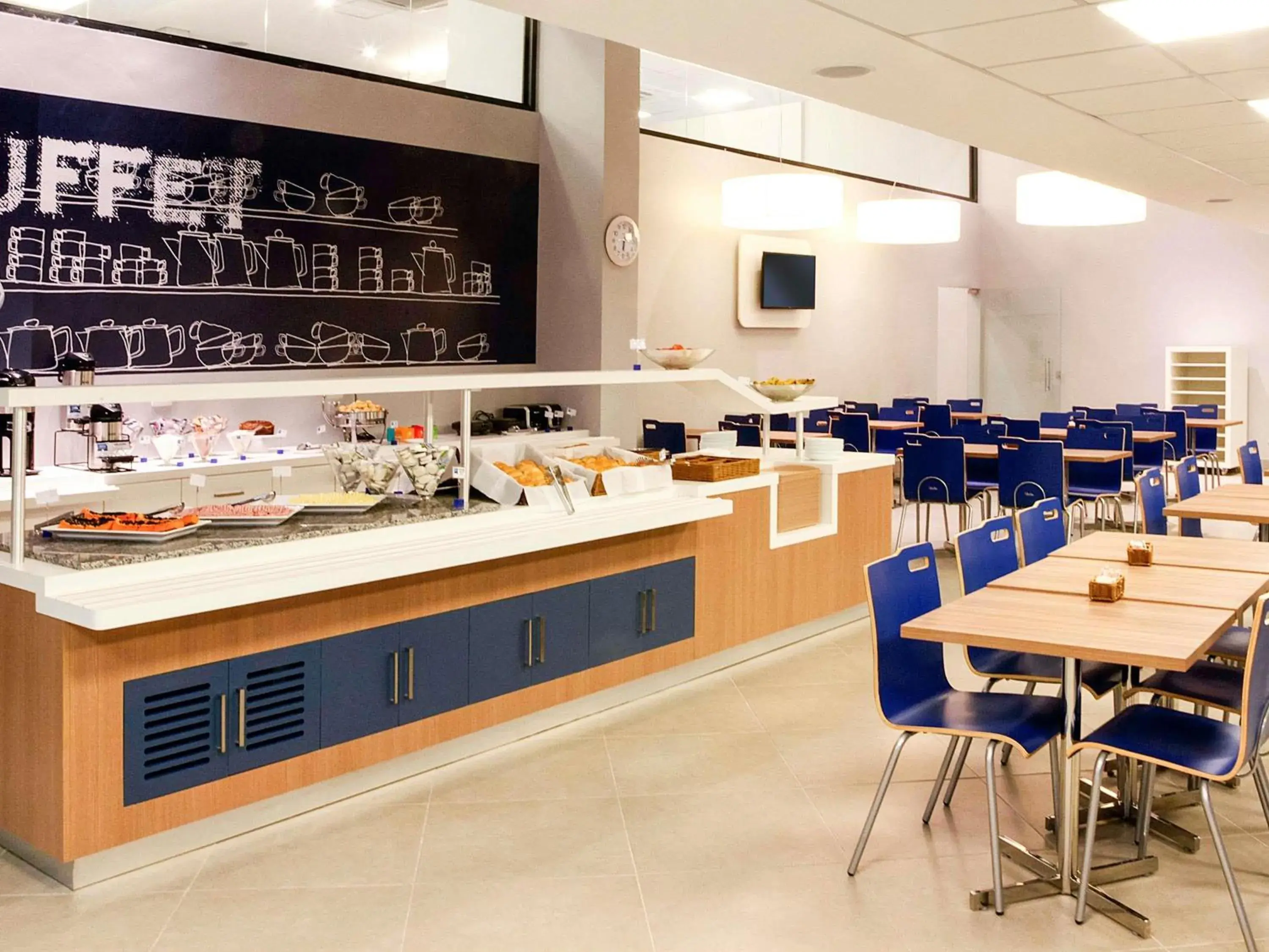 Restaurant/places to eat in ibis budget BH Afonso Pena Savassi Restaurant/places to eat in ibis budget BH Afonso Pena Savassi