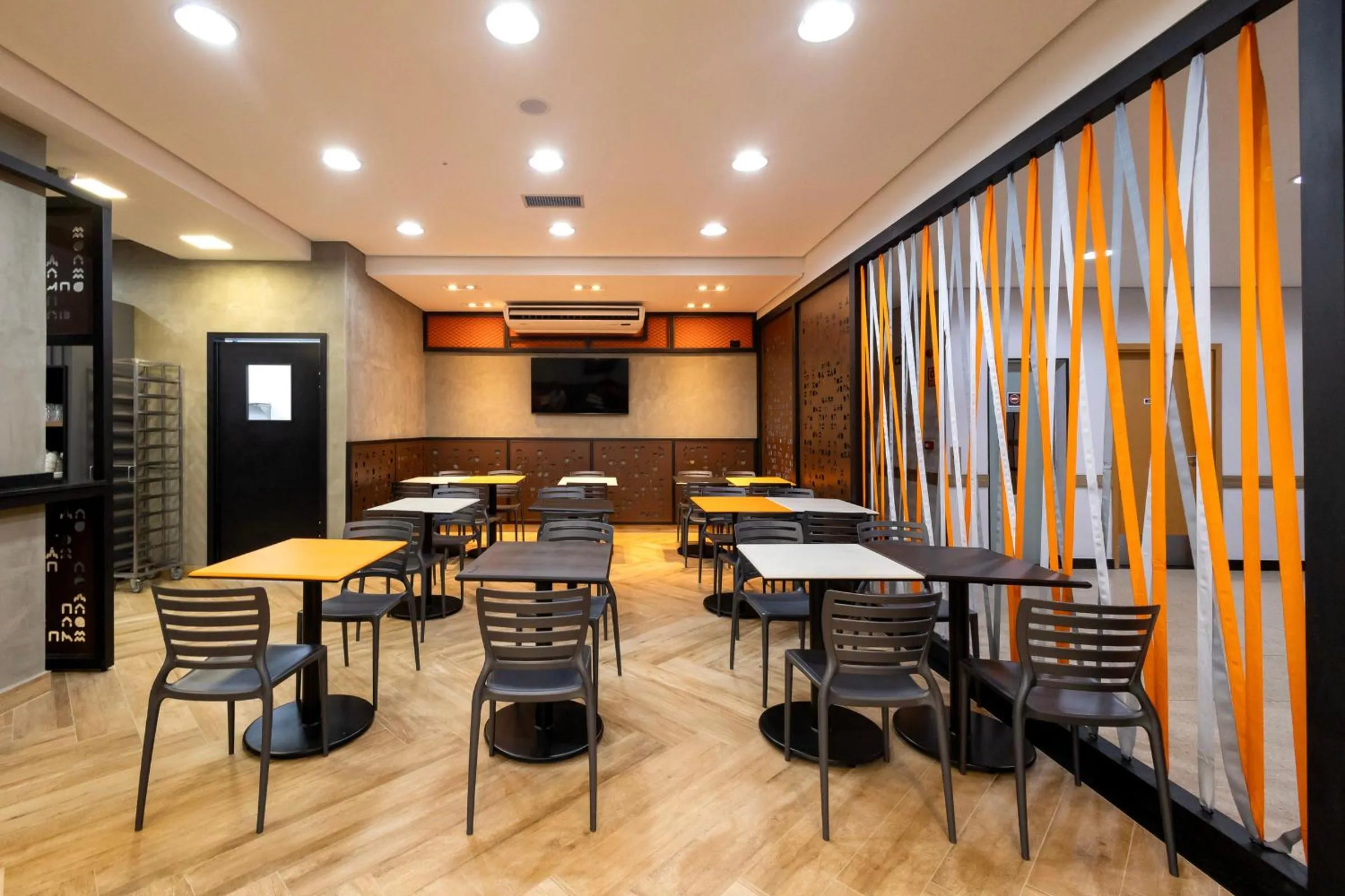 Buffet breakfast in HUS Hotel MARINGA