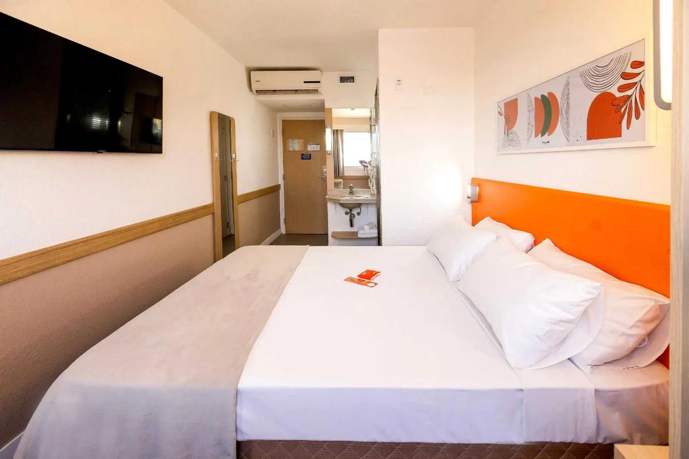 Photo of the whole room, Bed in HUS Hotel MARINGA Photo of the whole room, Bed in HUS Hotel MARINGA