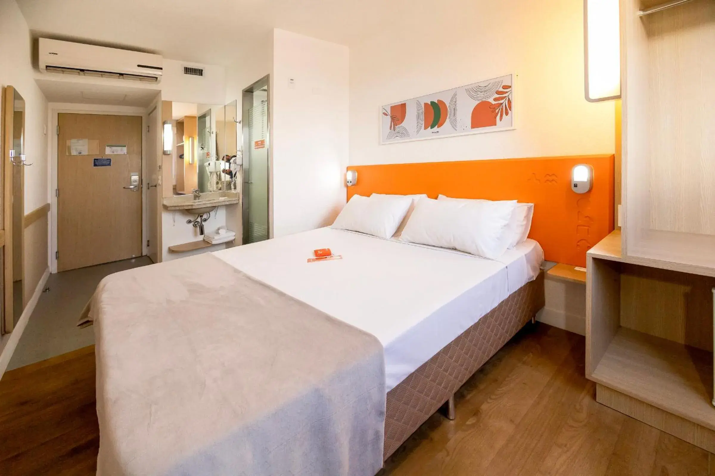 Photo of the whole room, Bed in HUS Hotel MARINGA Photo of the whole room, Bed in HUS Hotel MARINGA