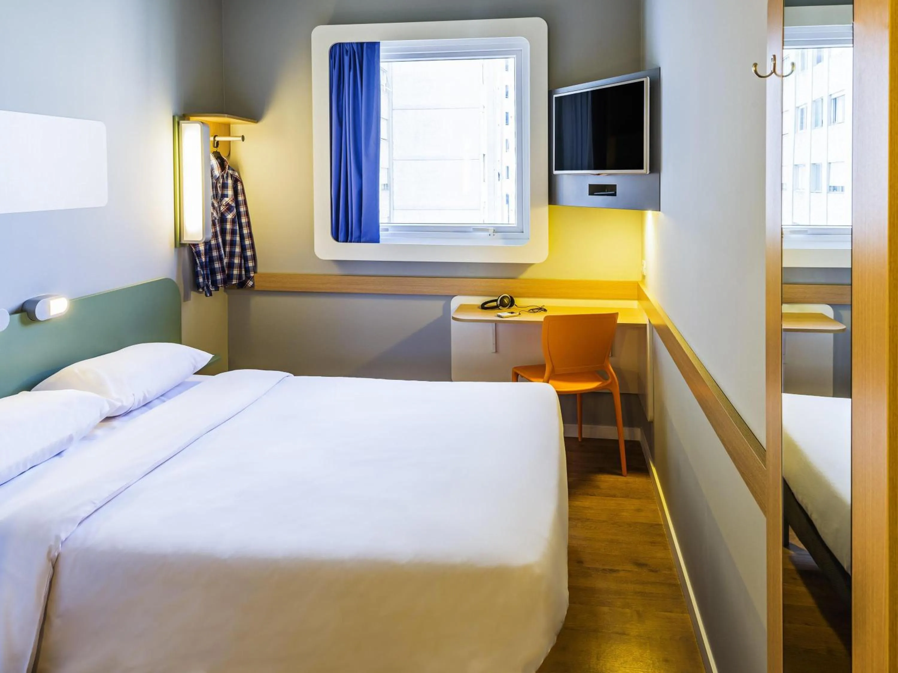 Property building, Bed in ibis budget SP Frei Caneca