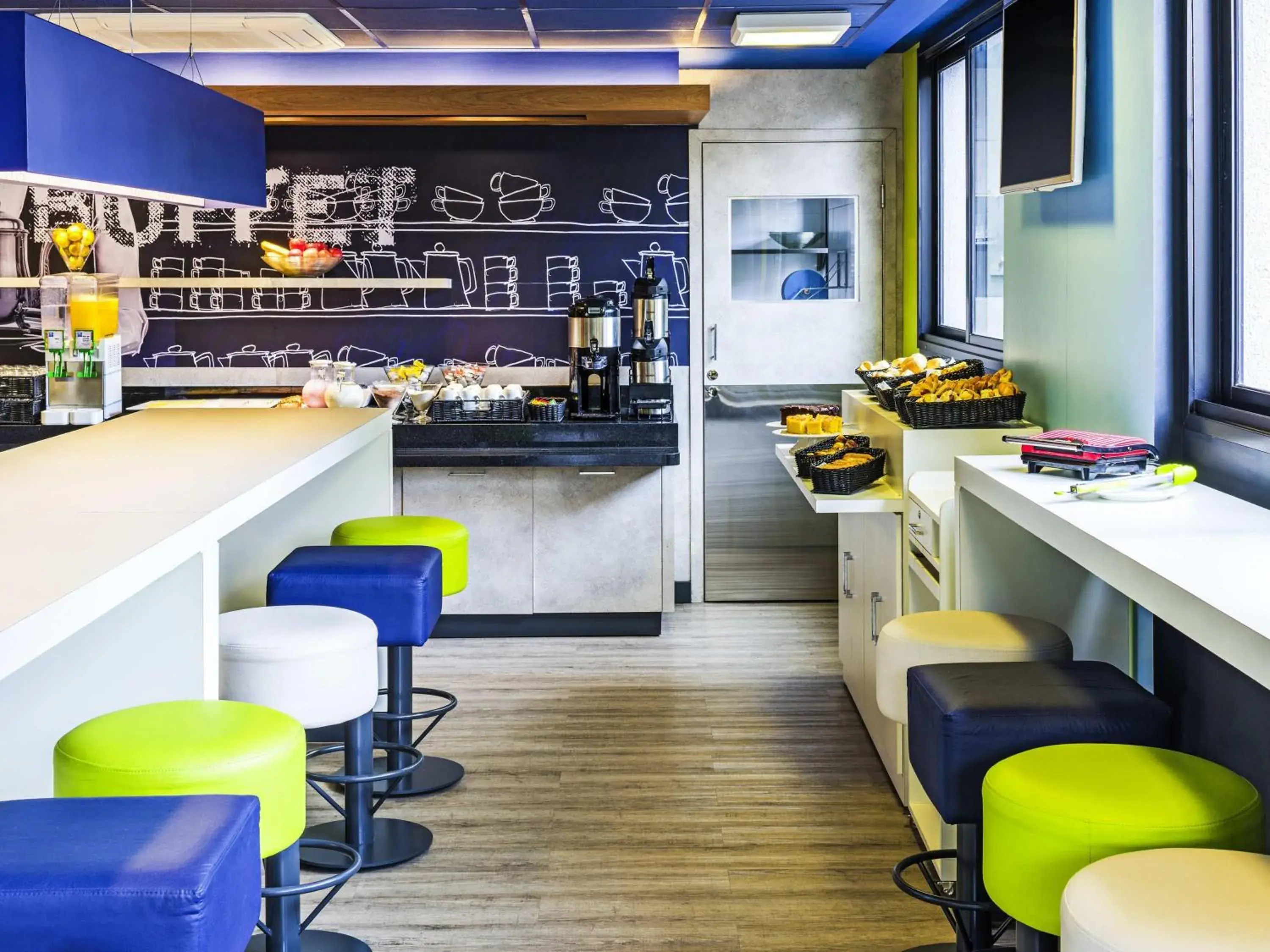 Restaurant/places to eat in ibis budget SP Frei Caneca Restaurant/places to eat in ibis budget SP Frei Caneca