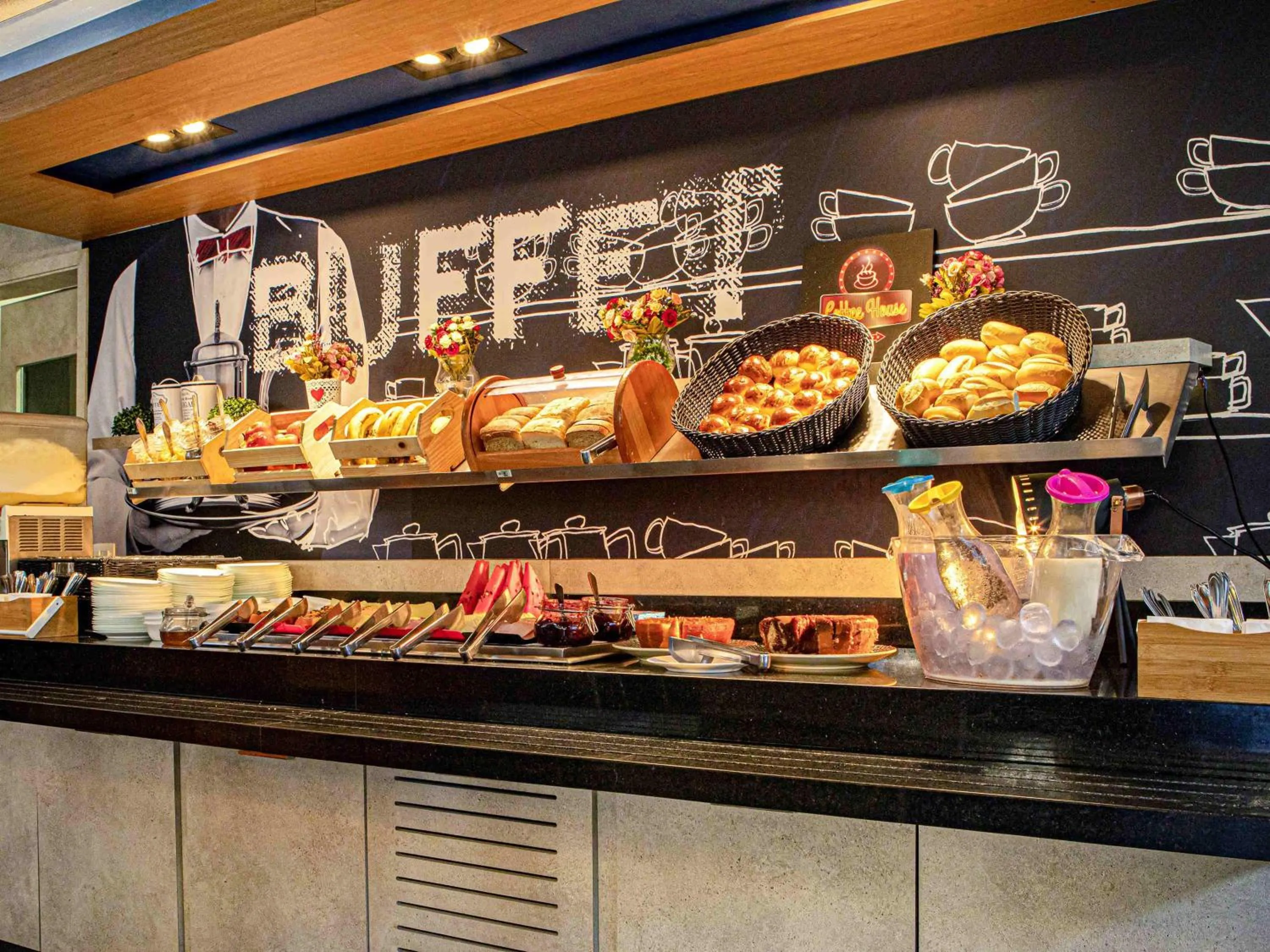 Restaurant/places to eat in ibis budget SP Frei Caneca