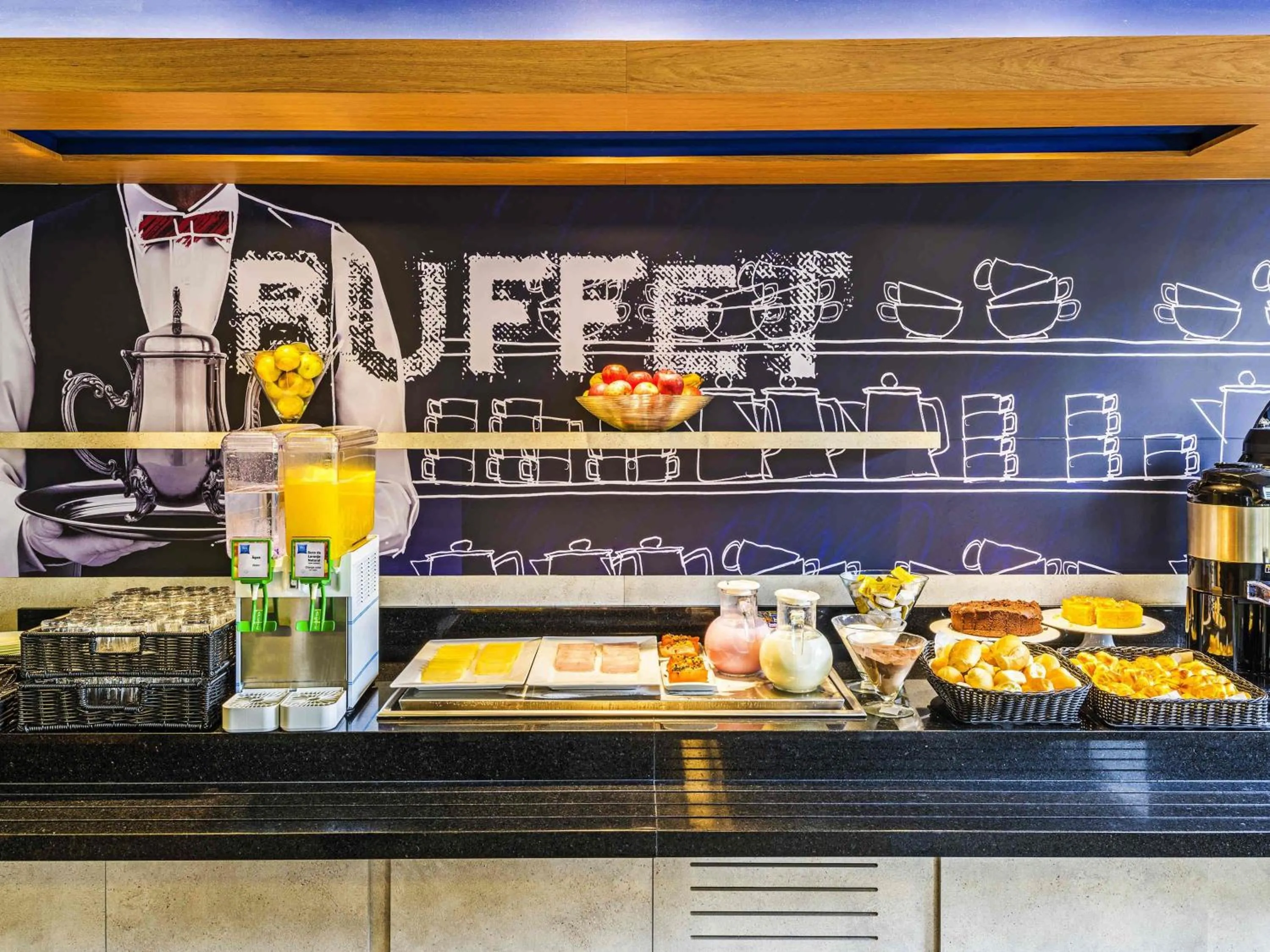 Restaurant/places to eat in ibis budget SP Frei Caneca