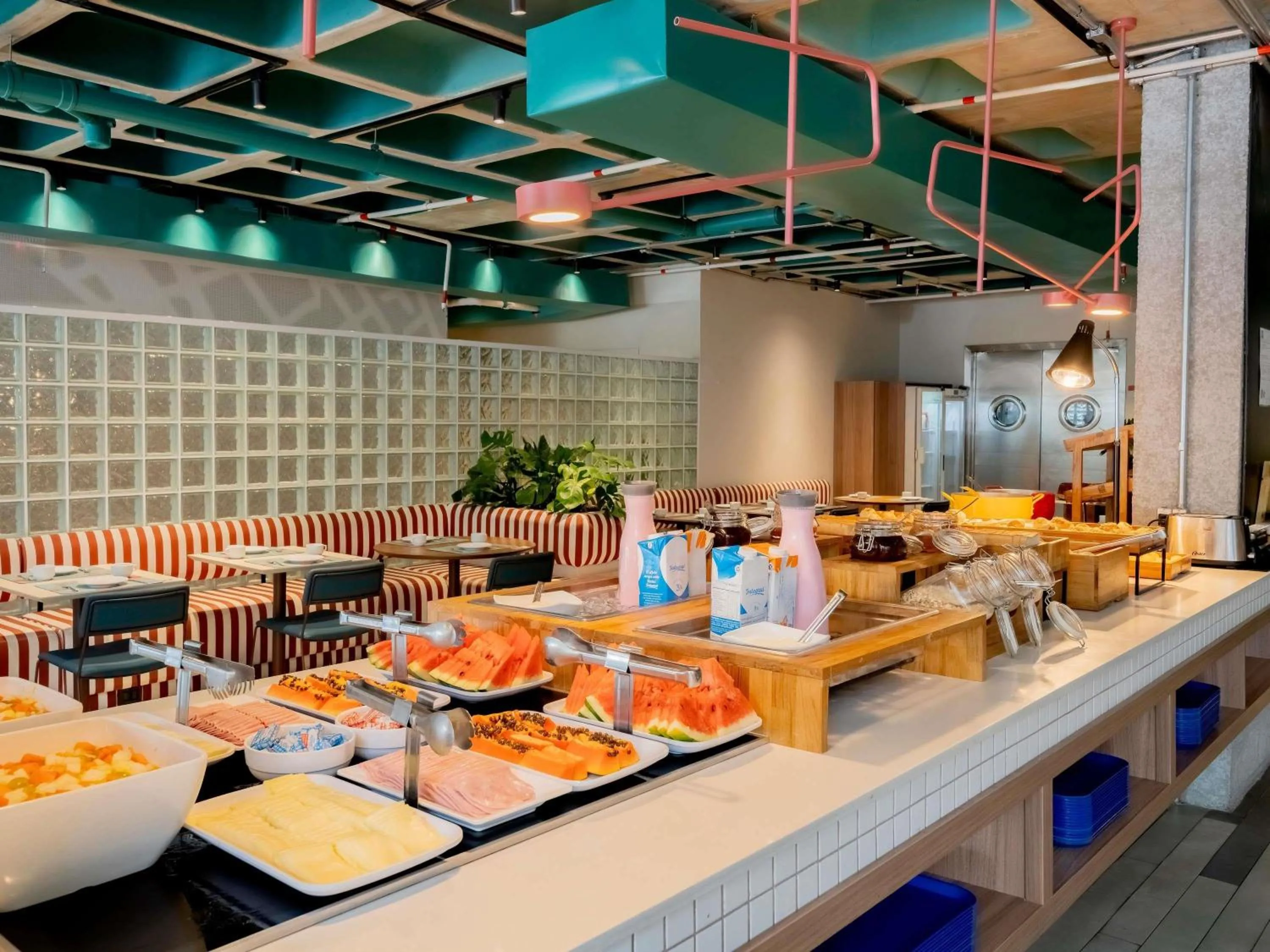 Restaurant/places to eat in ibis budget Sao Paulo Paulista