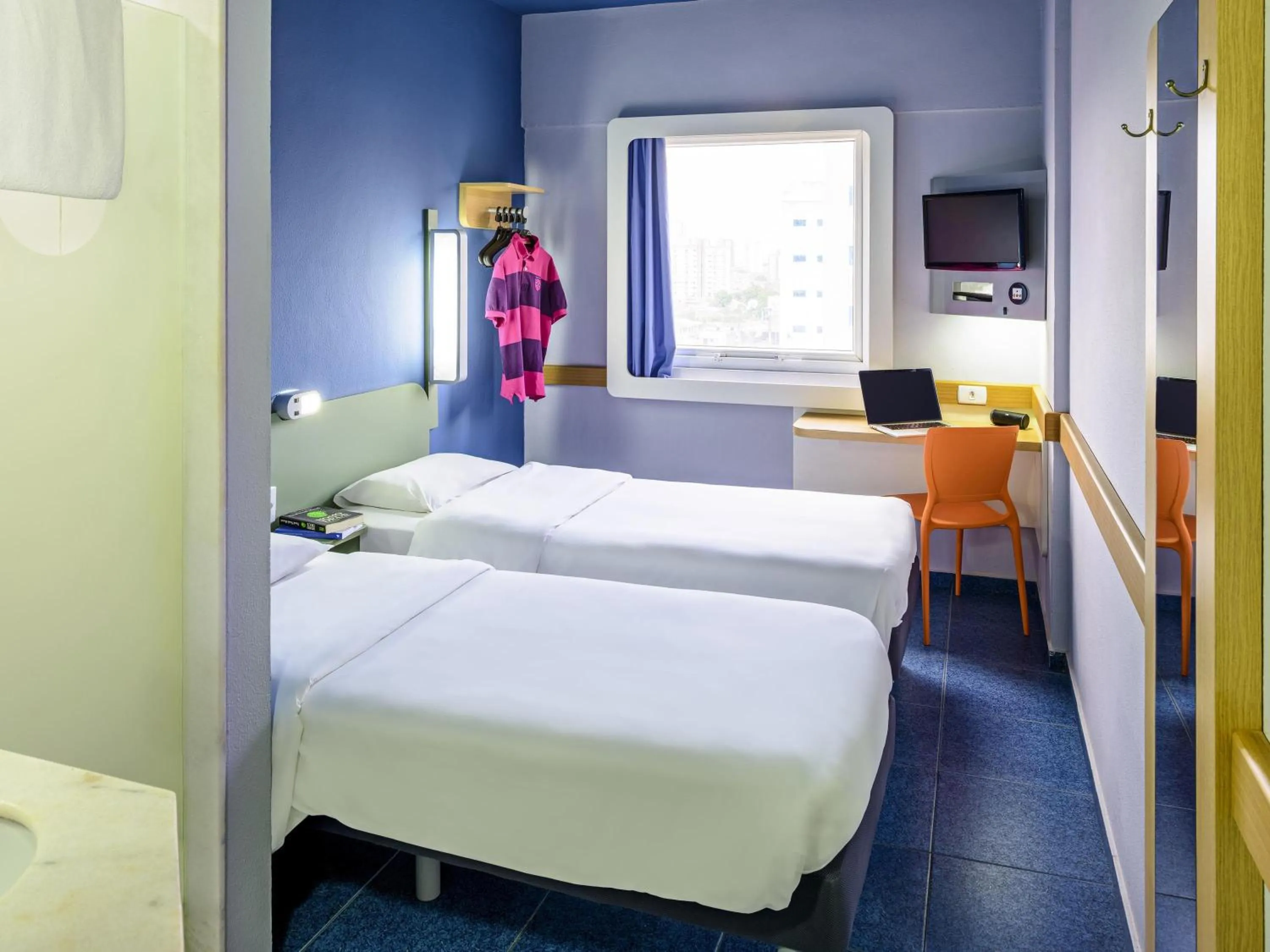 Bedroom, Bed in ibis budget Belem