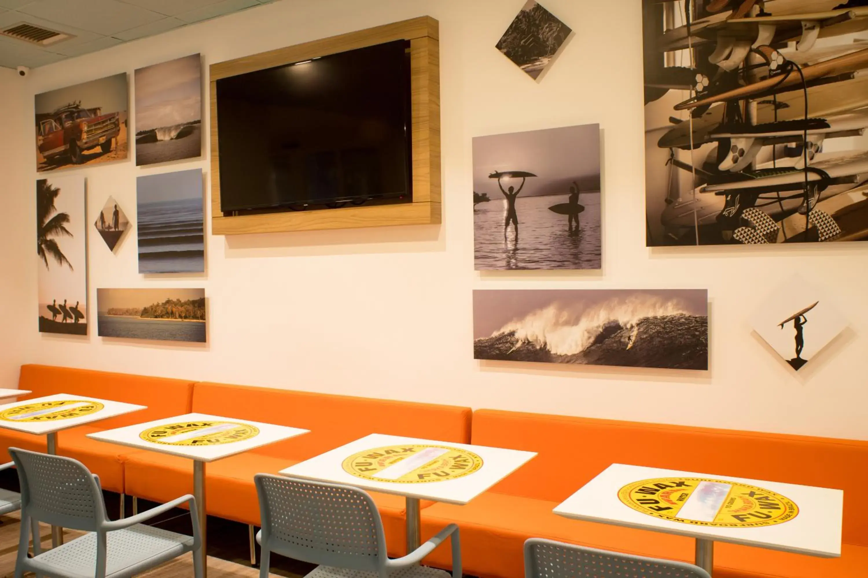 Restaurant/places to eat in Delphin Surf Hotel Restaurant/places to eat in Delphin Surf Hotel