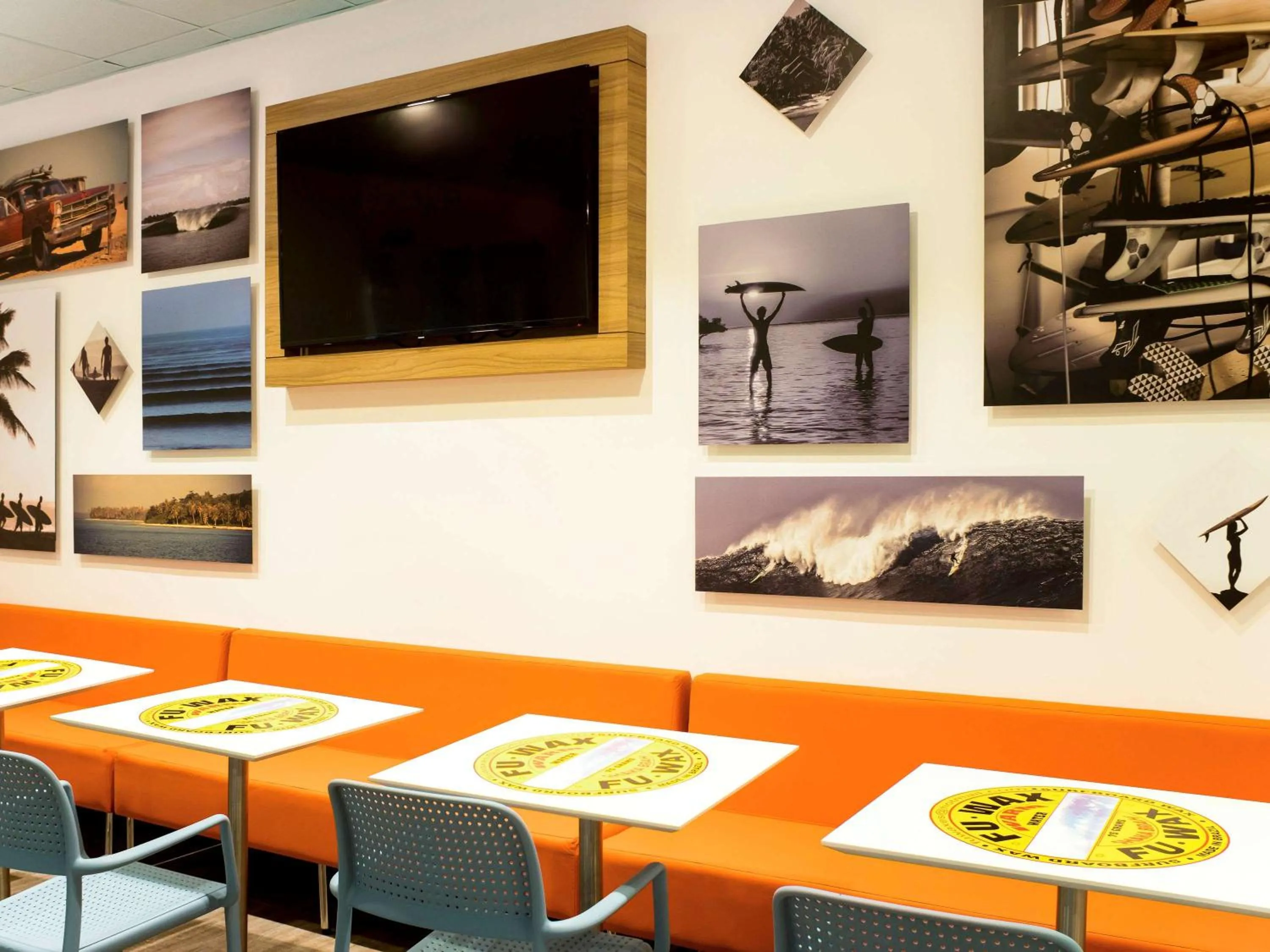 Restaurant/places to eat in Delphin Surf Hotel