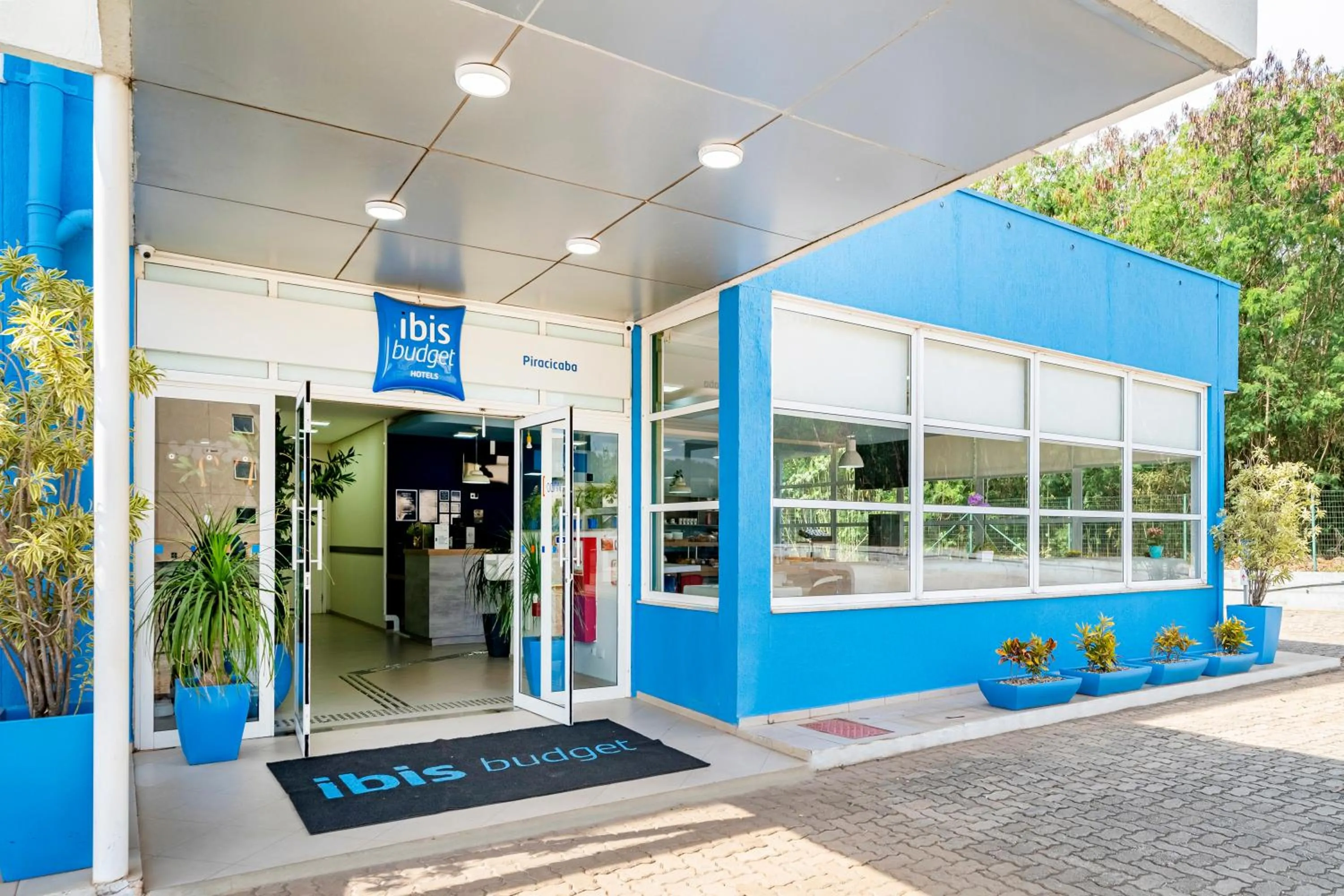 Facade/entrance in ibis budget Piracicaba