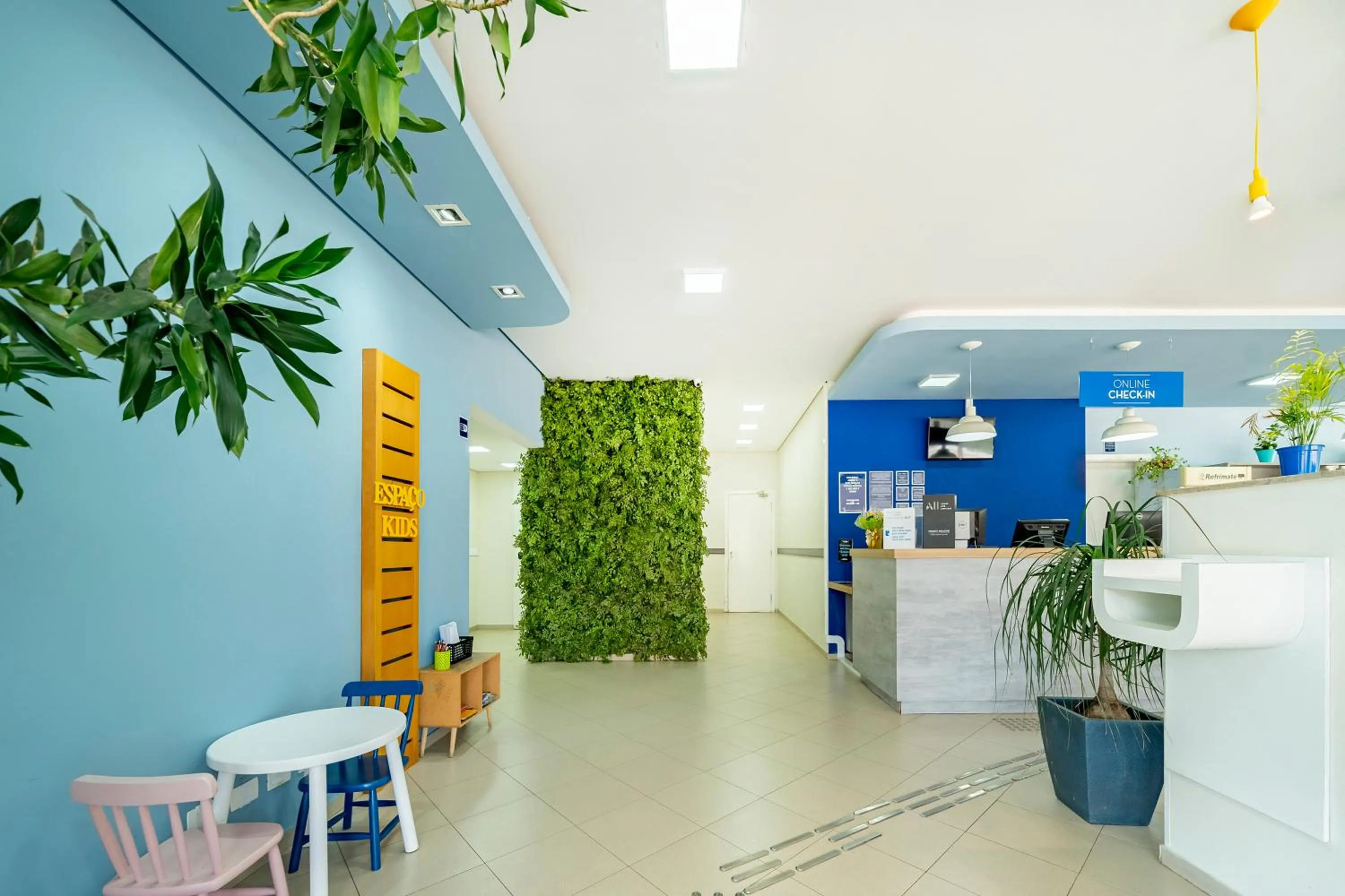 Lobby or reception in ibis budget Piracicaba