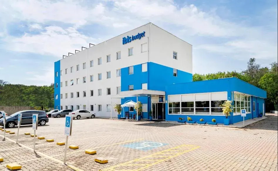 Facade/entrance in ibis budget Piracicaba Facade/entrance in ibis budget Piracicaba