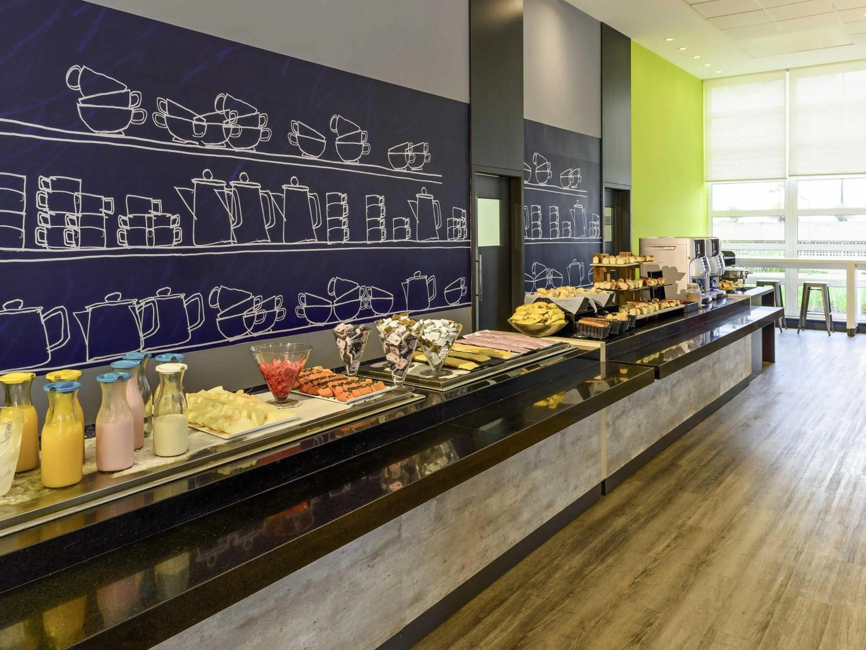 Restaurant/places to eat in ibis budget Sao Paulo Morumbi