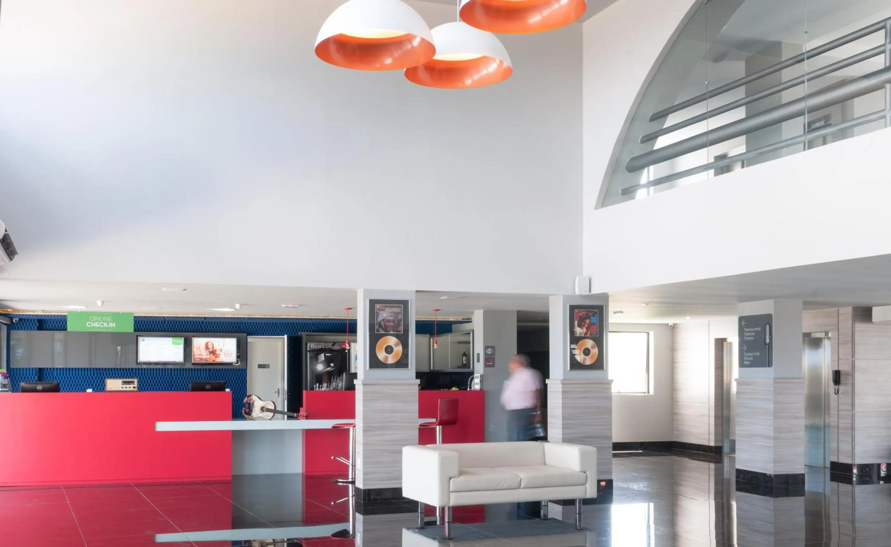 Lobby or reception in ibis Styles Sao Mateus