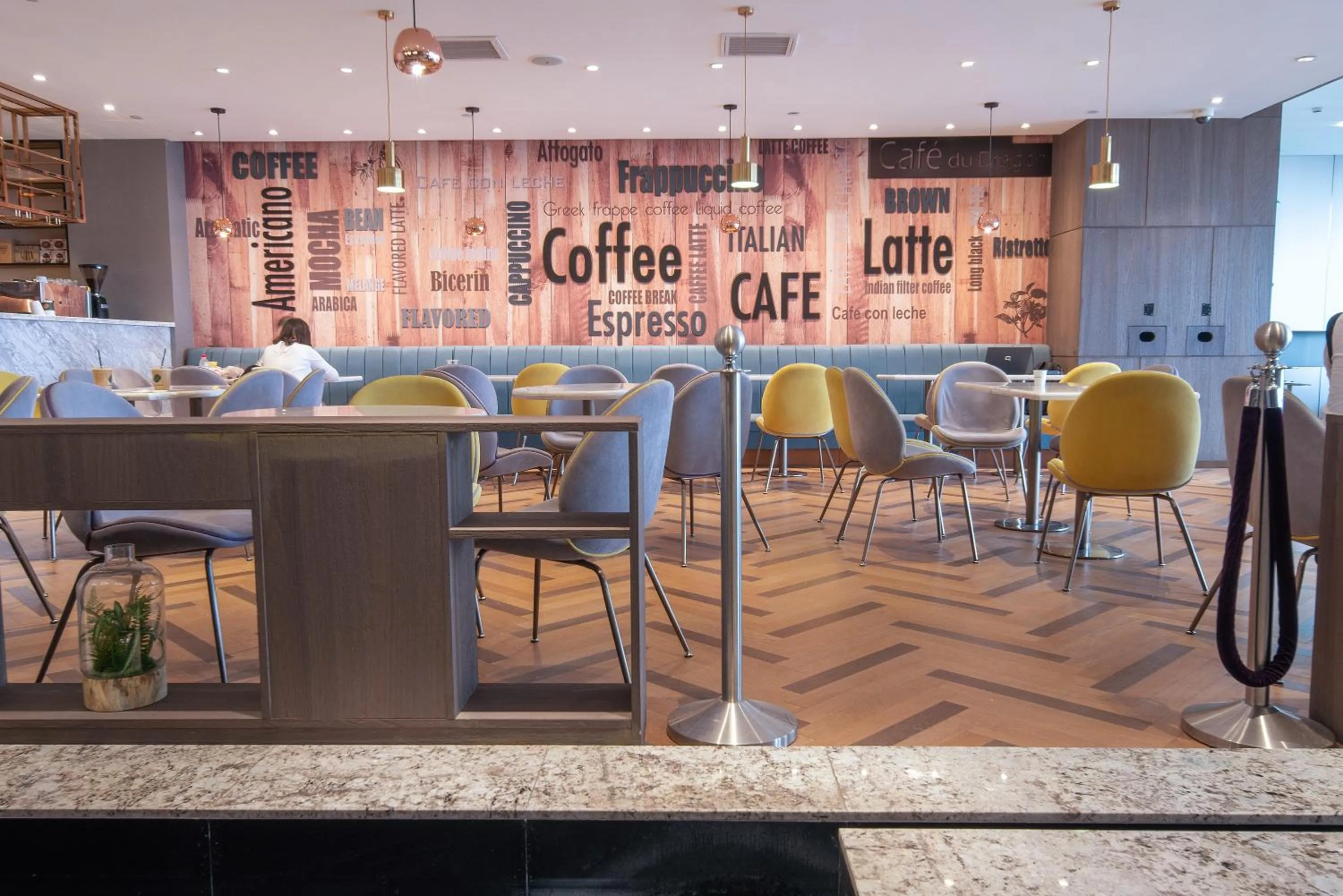 Seating area in Mercure Shanghai Hongqiao South