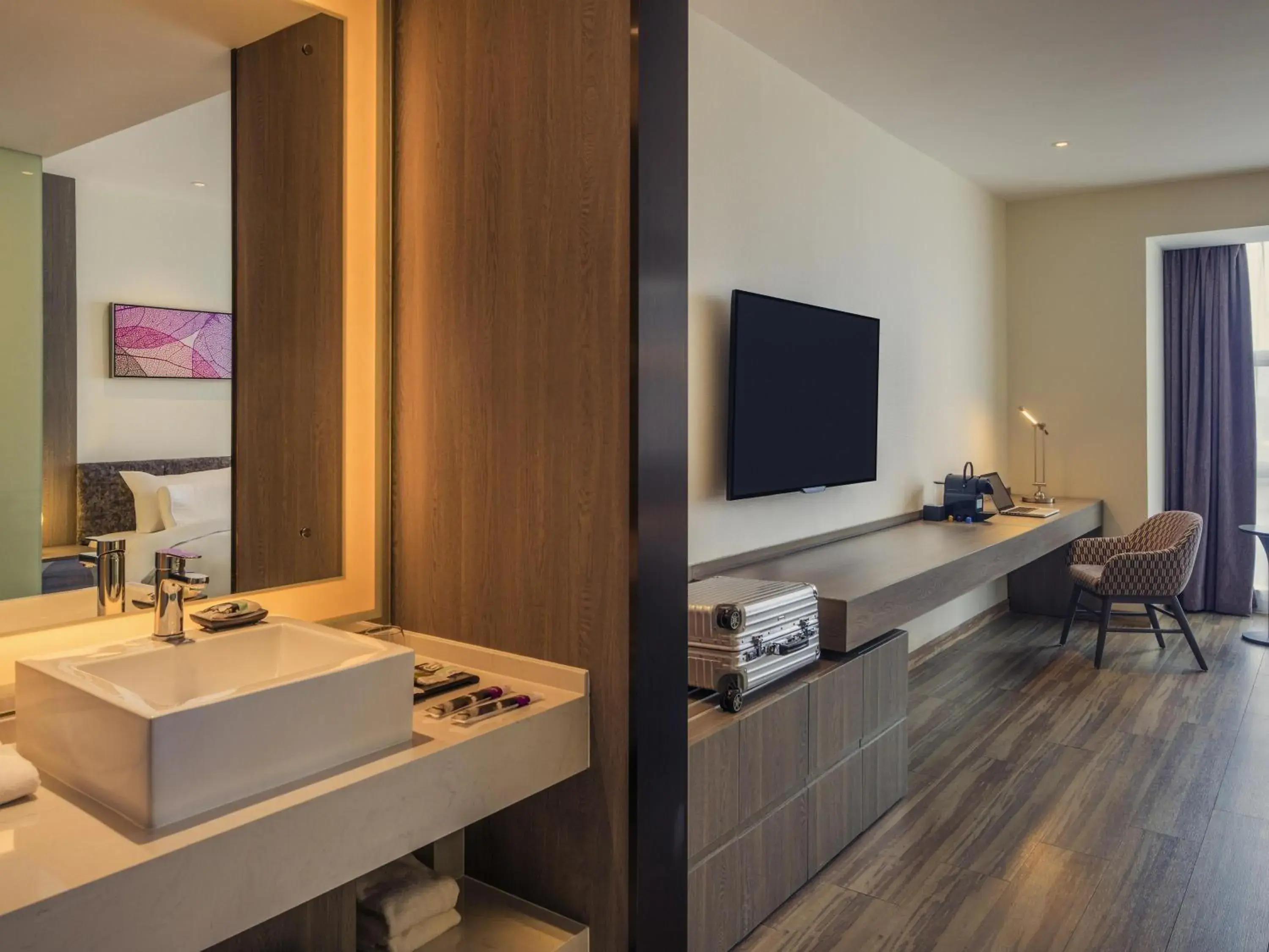 Bedroom in Mercure Shanghai Hongqiao South Bedroom in Mercure Shanghai Hongqiao South