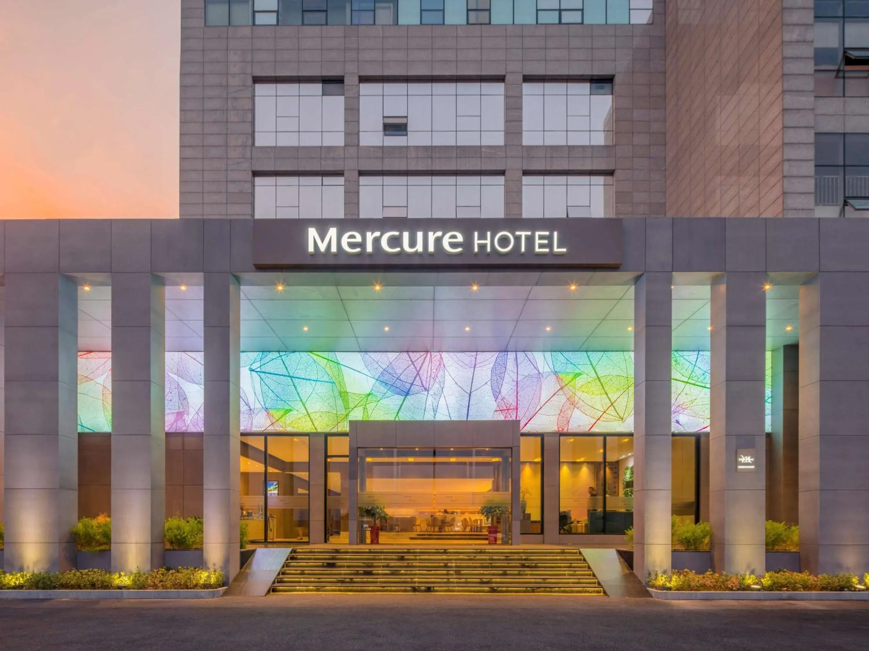 Property building in Mercure Shanghai Hongqiao South Property building in Mercure Shanghai Hongqiao South