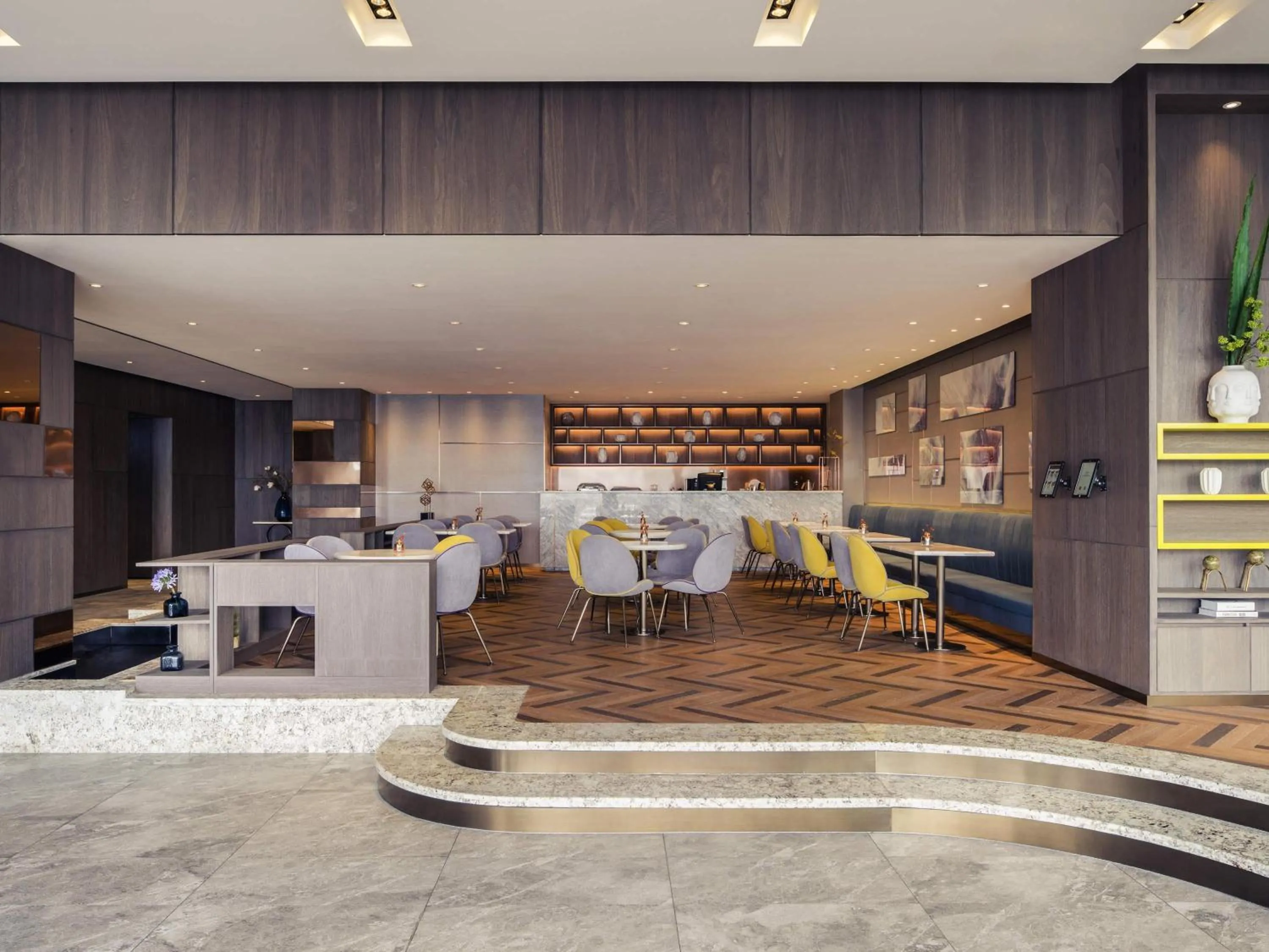 Lounge or bar in Mercure Shanghai Hongqiao South