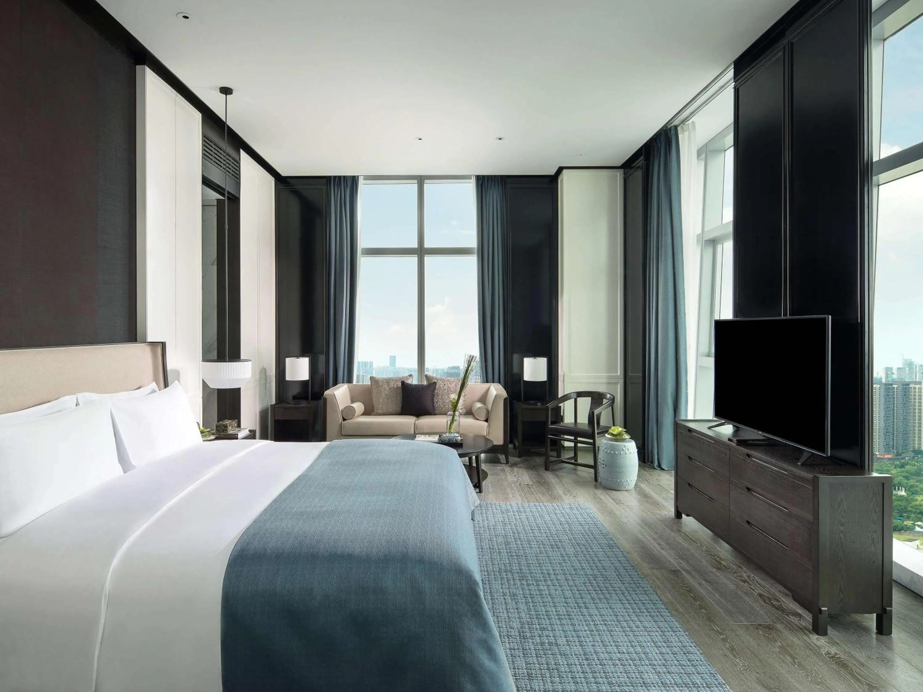 Photo of the whole room, Bed in Sofitel Foshan Shunde