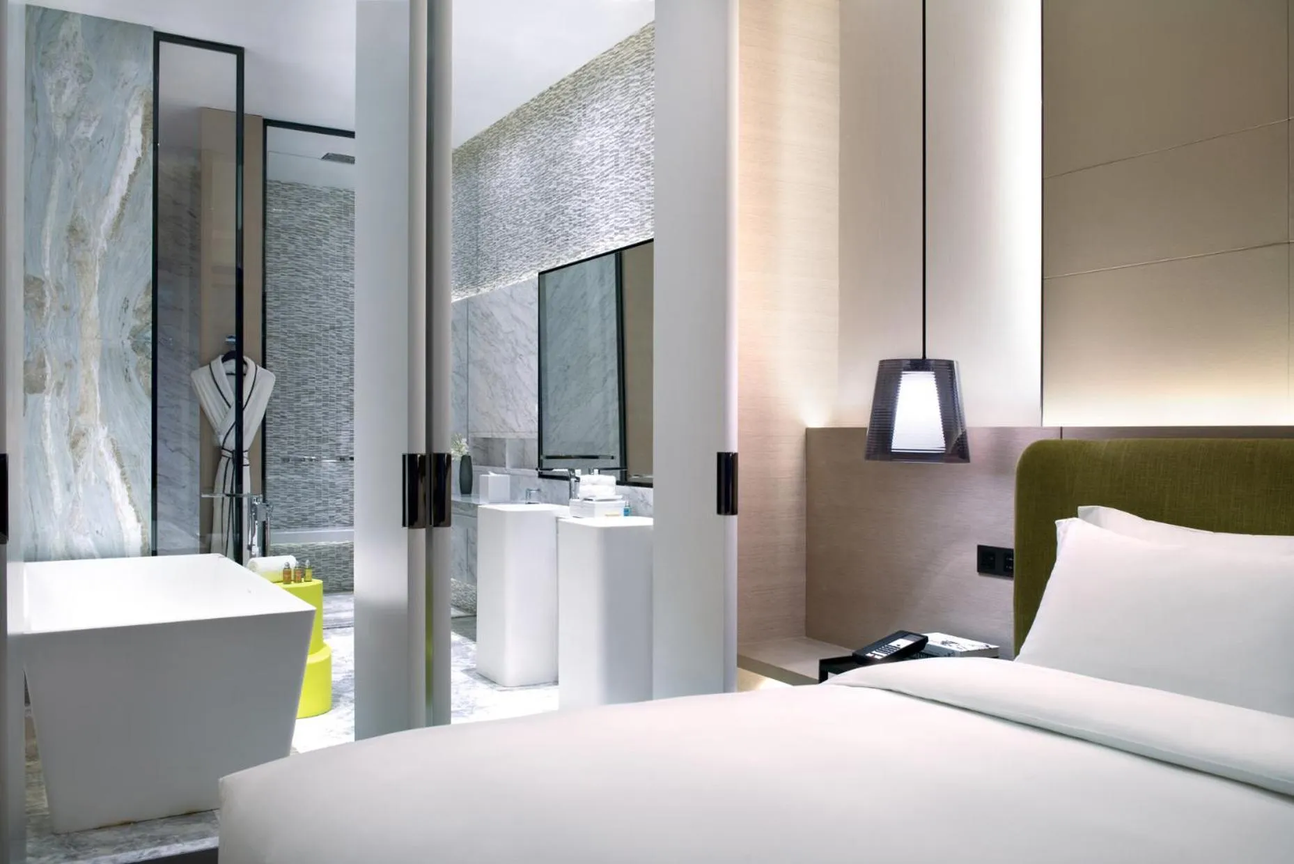 Bathroom, Bed in Sofitel Foshan Shunde