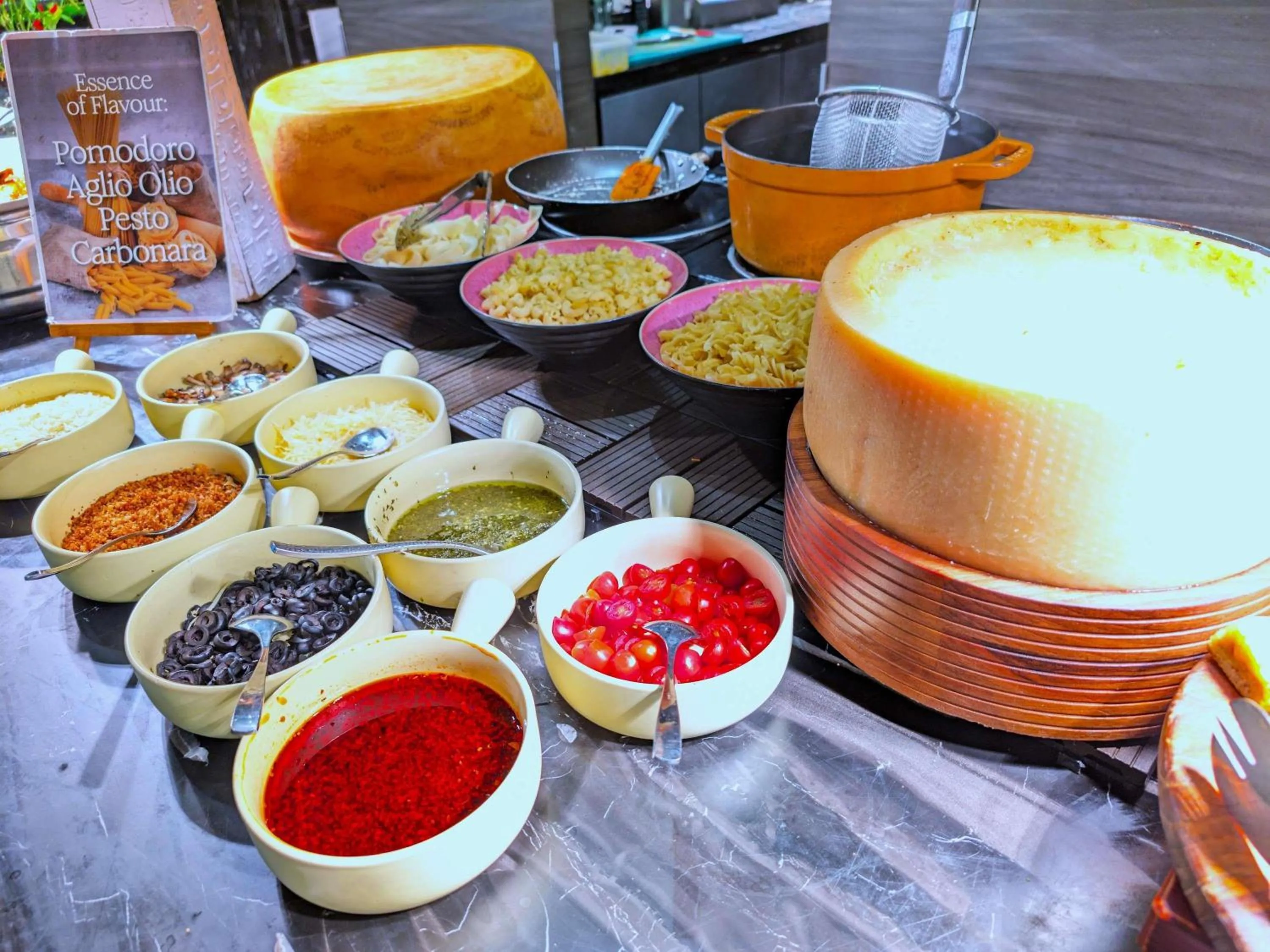 Restaurant/places to eat in Sofitel Kuala Lumpur Damansara