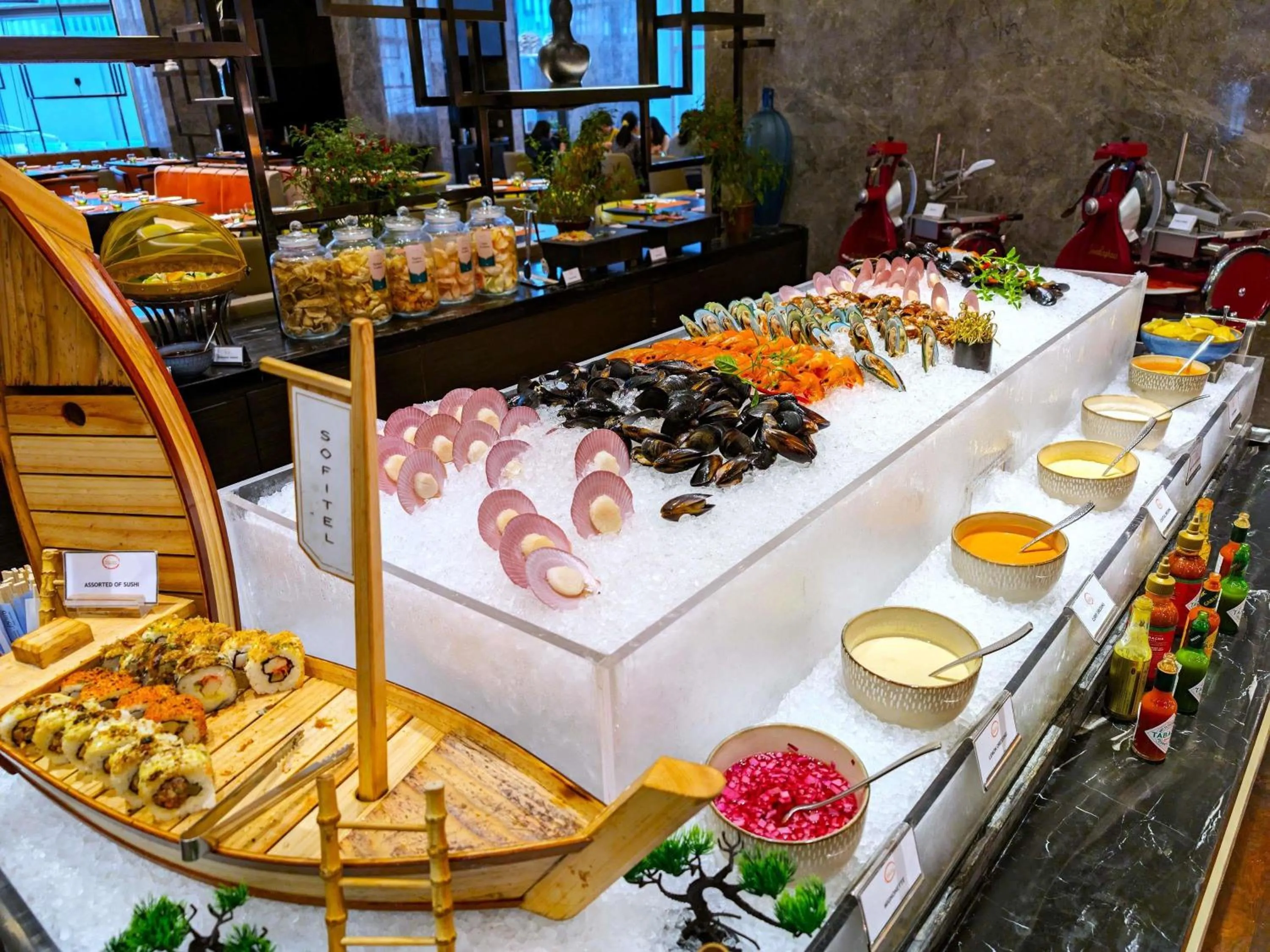 Restaurant/places to eat in Sofitel Kuala Lumpur Damansara